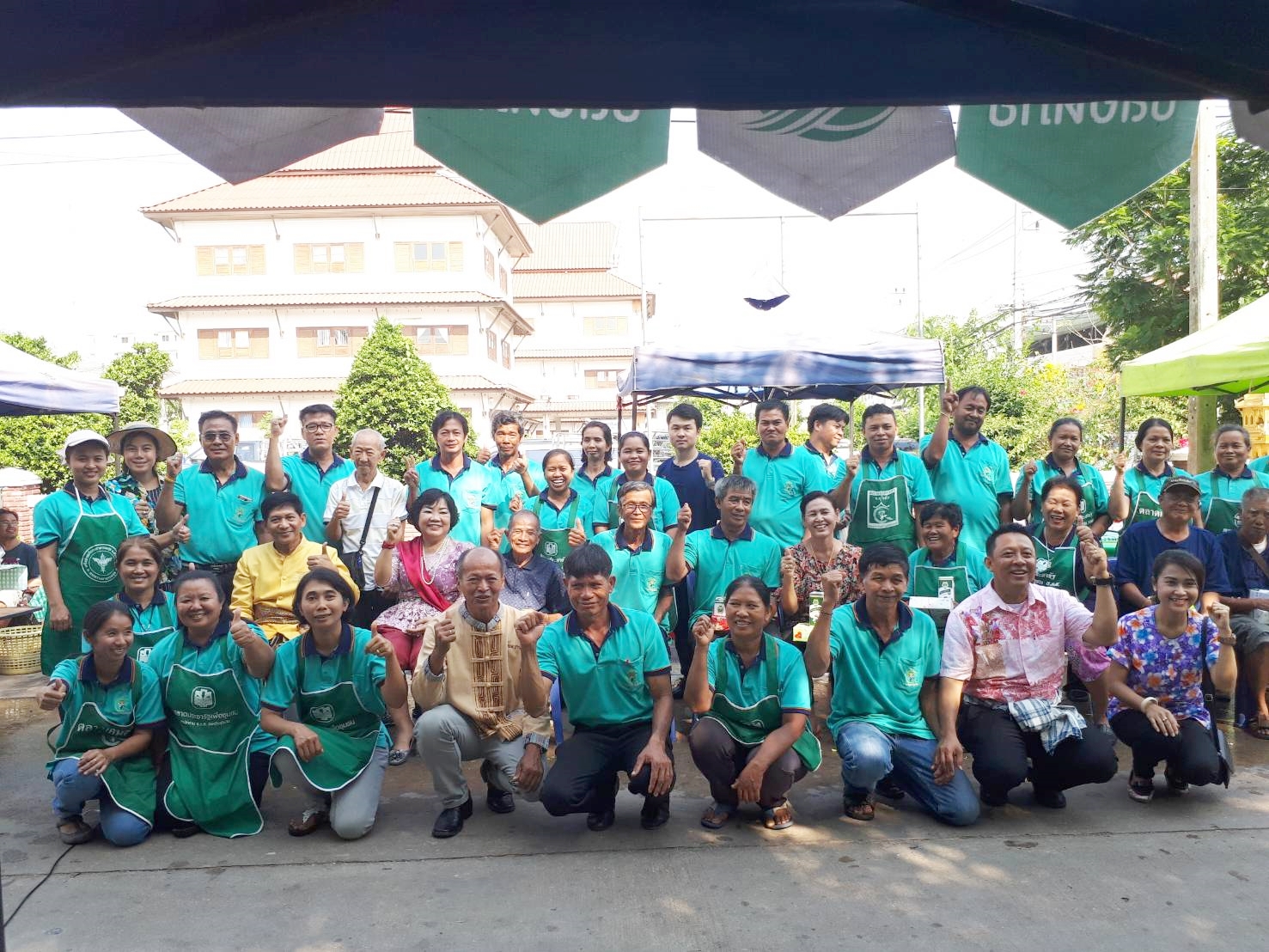 วันที่ 18 เมษายน 2561 เวลา 08.30 น. นายสุวิน พึ่งเงิน พัฒนาการจังหวัดสุโขทัย พร้อมด้วยนักวิชาการพัฒนาชุมชนจังหวัด ตรวจเยี่ยม “ตลาดประชารัฐ คนไทยยิ้มได้”