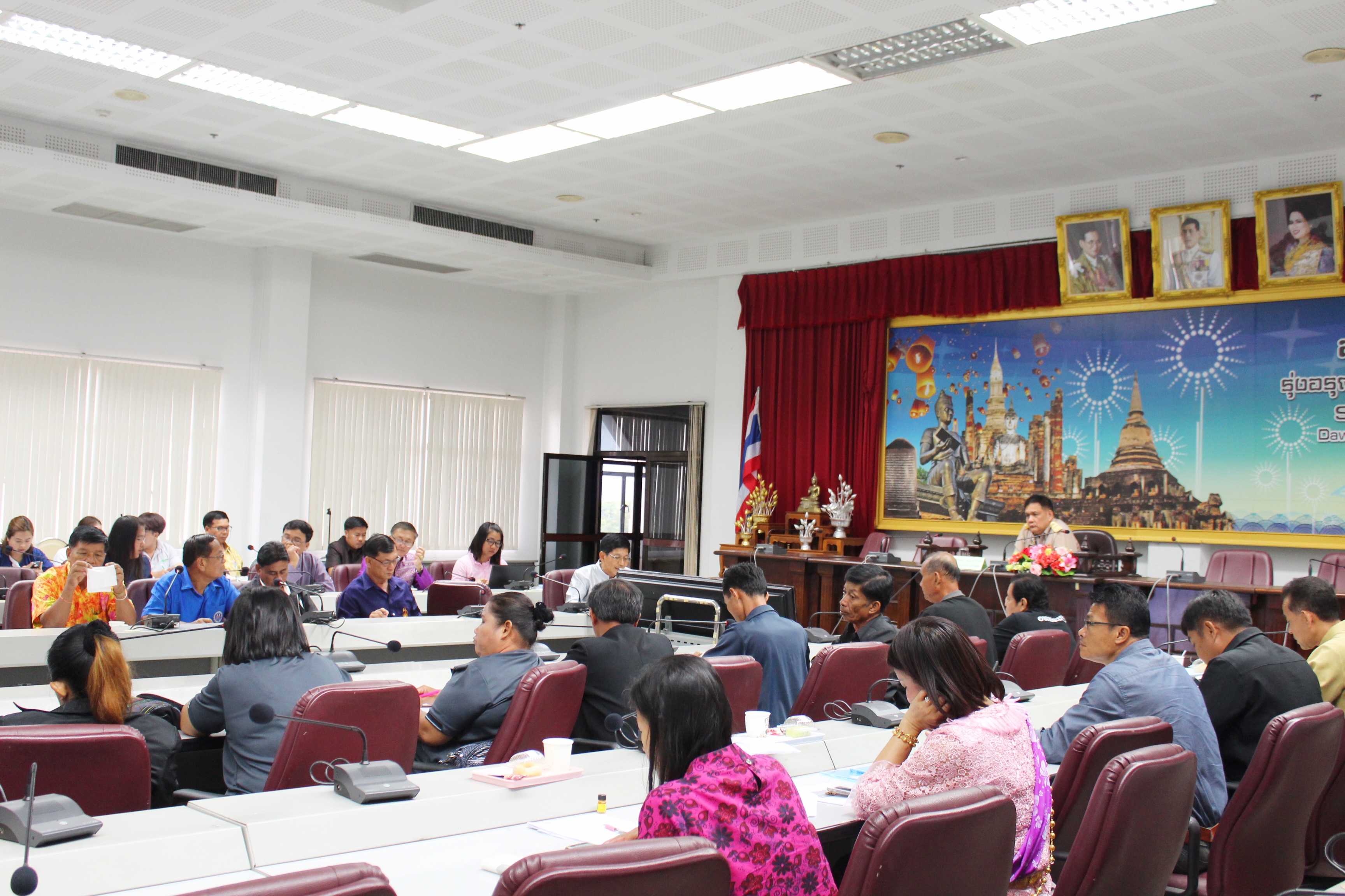 วันที่ 17 เมษายน 2561 เวลา 09.00 น. นายชัชพงศ์ เอมะสุวรรณ รองผู้ว่าราชการจังหวัดสุโขทัย เป็นประธานการประชุมคณะกรรมการขับเคลื่อนโครงการชุมชนท่องที่ยว OTOP นวัตวิถีจังหวัดสุโขทัย และคณะกรรมการกองทุนหมู่บ้านและชุมชนเมืองแห่งชาติ ระดับตำบล