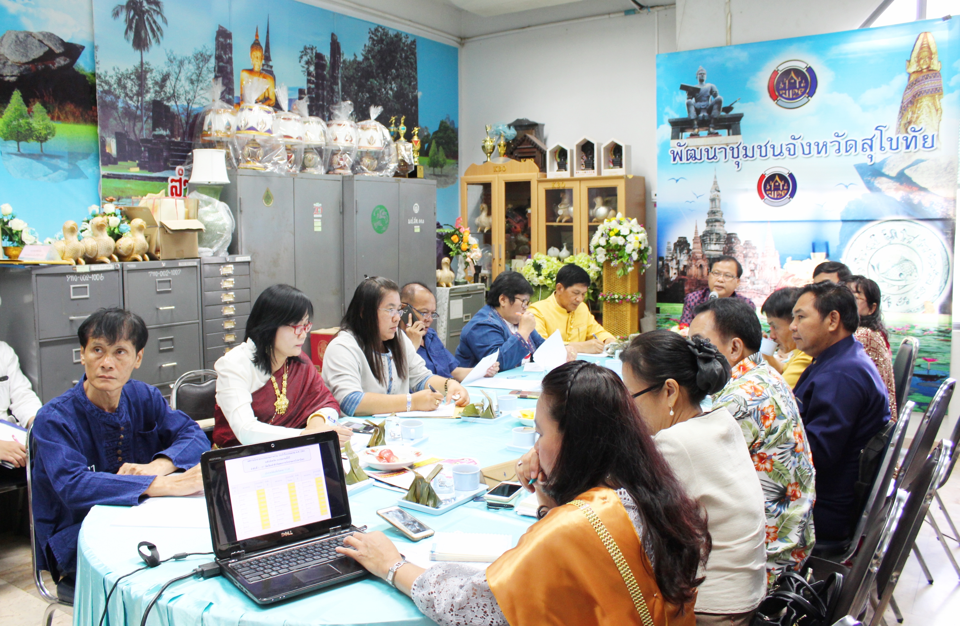 ดร.ไพศาล สุขปัญญา  ผู้ตรวจราชการกรมการพัฒนาชุมชน เขตตรวจราชการที่ 17และ 18 เป็นประธานการประชุมให้คำปรึกษาหารือแนวทางการขับเคลื่อนโครงการ และกิจกรรมต่างๆ เช่น โครงการท่องเที่ยวชุมชนท่องที่ยว OTOP นวัตวิถีของจังหวัดสุโขทัย