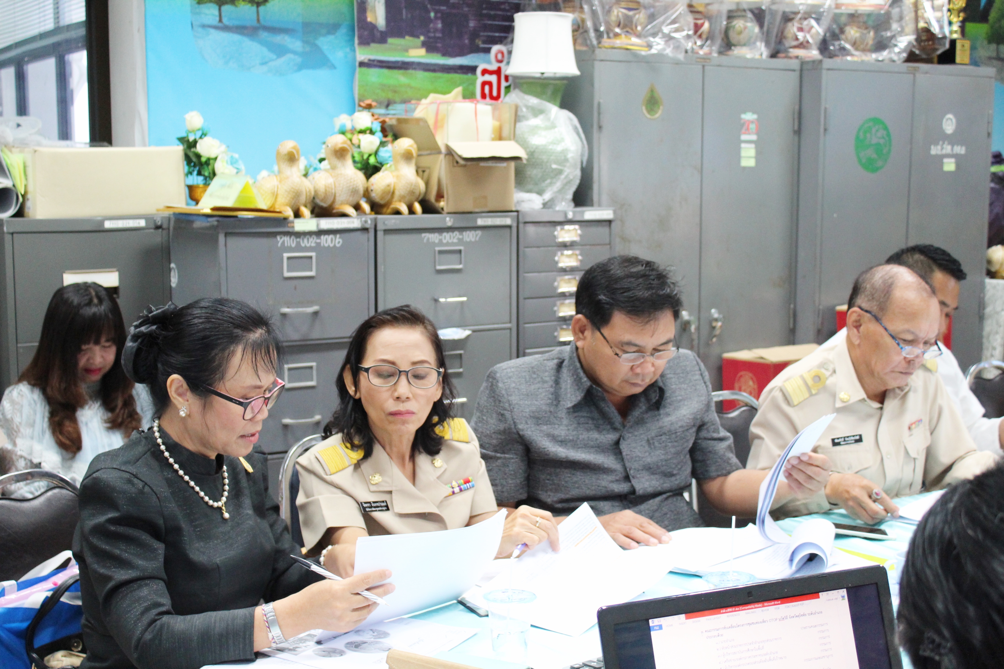 วันที่ 30 เมษายน 2561  เวลา 09.00 น. นายสุวิน พึ่งเงิน พัฒนาการจังหวัดสุโขทัย เป็นประธานการประชุมเตรียมความพร้อมในการขับเคลื่อนโครงการชุมชนท่องเที่ยว OTOP นวัตวิถี ของจังหวัดสุโขทัย