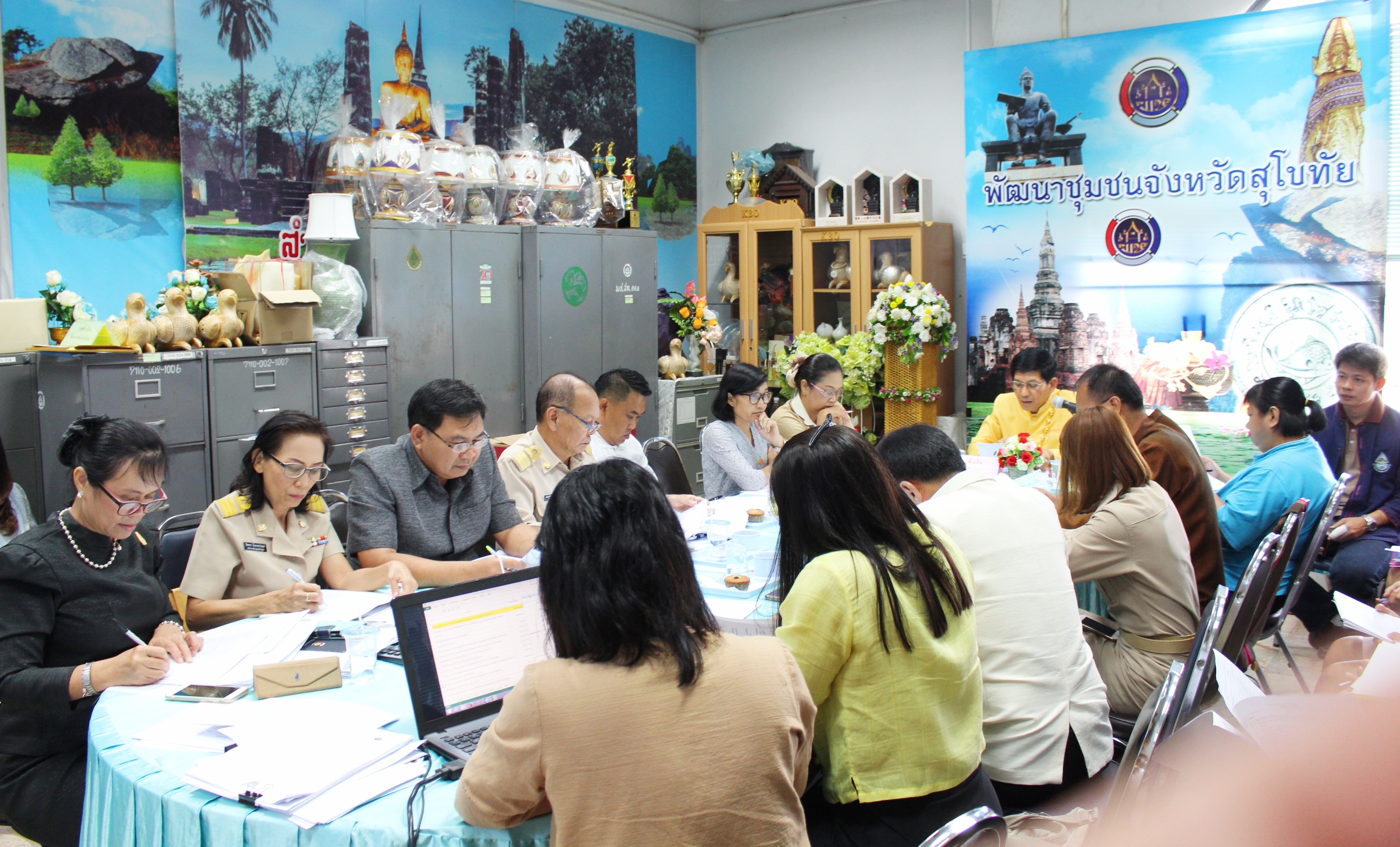 วันที่ 30 เมษายน 2561  เวลา 09.00 น. นายสุวิน พึ่งเงิน พัฒนาการจังหวัดสุโขทัย เป็นประธานการประชุมเตรียมความพร้อมในการขับเคลื่อนโครงการชุมชนท่องเที่ยว OTOP นวัตวิถี ของจังหวัดสุโขทัย