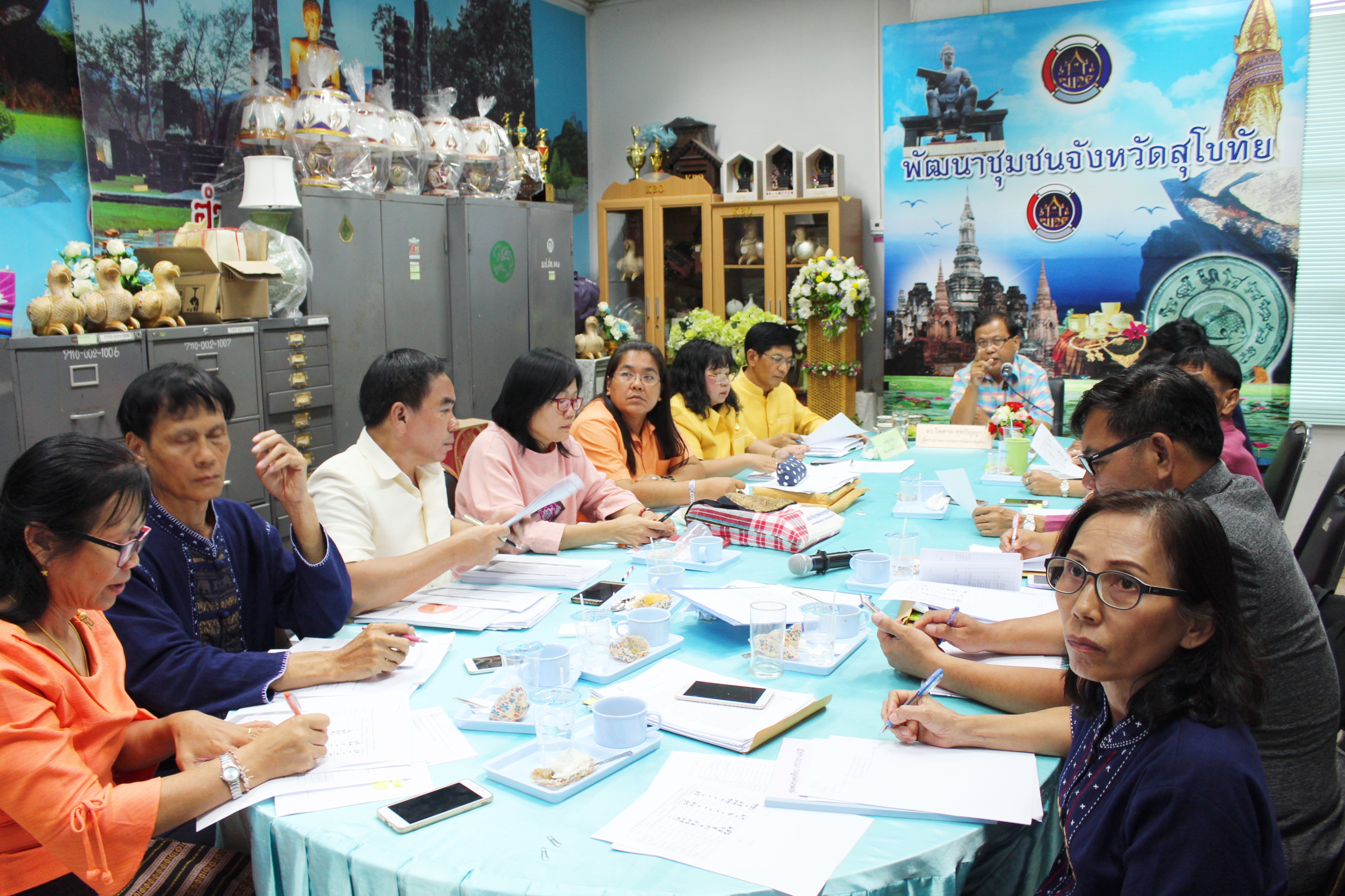 วันที่ 31 พฤษภาคม 2561 เวลา 17.00 น. ดร.ไพศาล สุขปัญญา  ผู้ตรวจราชการกรมการพัฒนาชุมชน เขตตรวจราชการที่ 17และ 18 เป็นประธานการประชุม ให้คำปรึกษาหารือแนวทางการขับเคลื่อนโครงการชุมชนท่องเที่ยว OTOP นวัติวิถี จังหวัดสุโขทัย