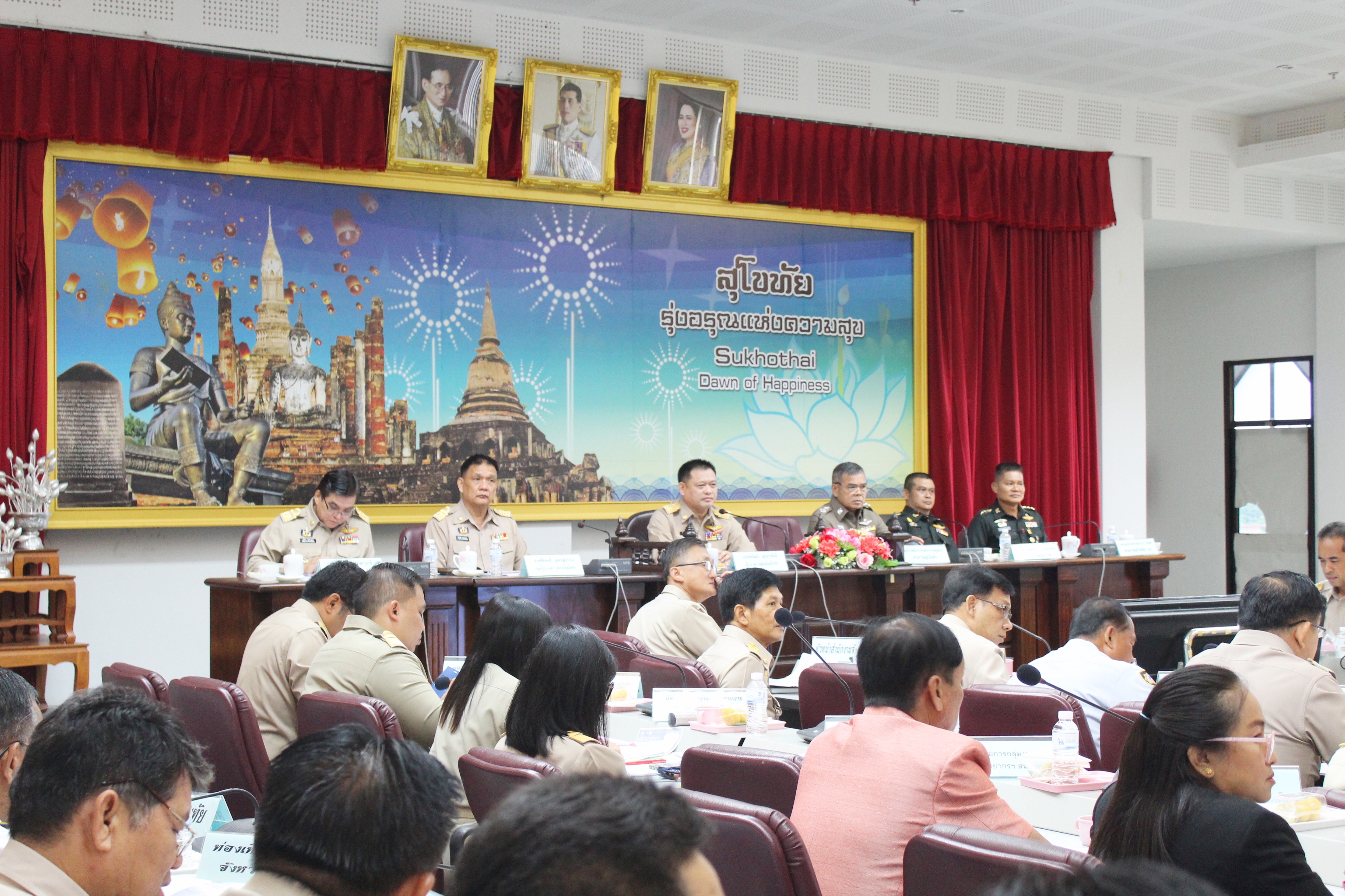 วันที่ 30 พฤษภาคม 2561 เวลา 08.30 น. นายสุวิน  พึ่งเงิน พัฒนาการจังหวัดสุโขทัย ร่วมประชุมคณะกรมการจังหวัดสุโขทัย