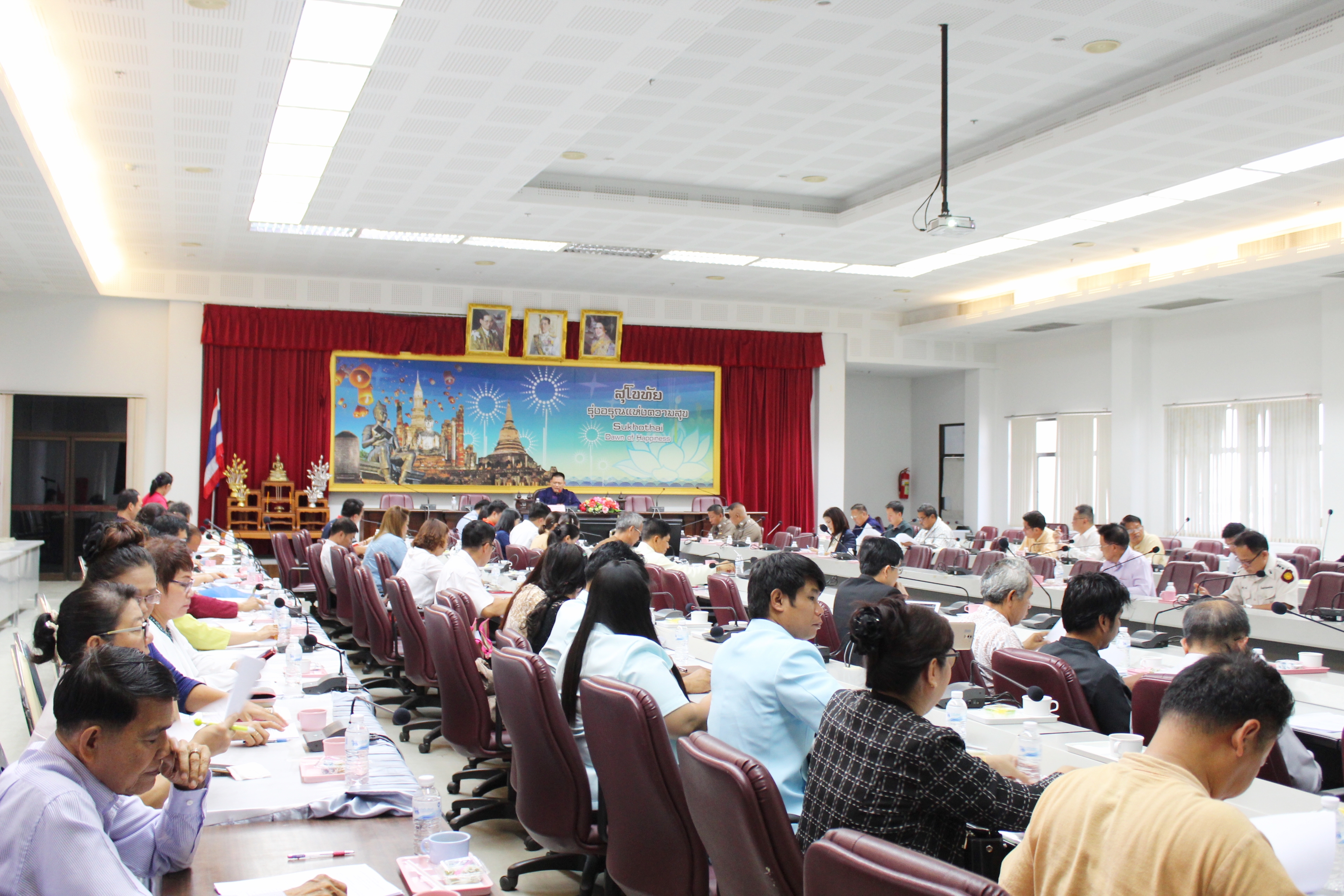 วันที่ 10 พฤษภาคม 2561 เวลา 13.30 น. นายสุวิน พึ่งเงิน พัฒนาการจังหวัดสุโขทัย เข้าร่วมประชุมคณะกรรมการจัดงานประเพณีลอยกระทง เผาเทียน เล่นไฟ ประจำปี 2561