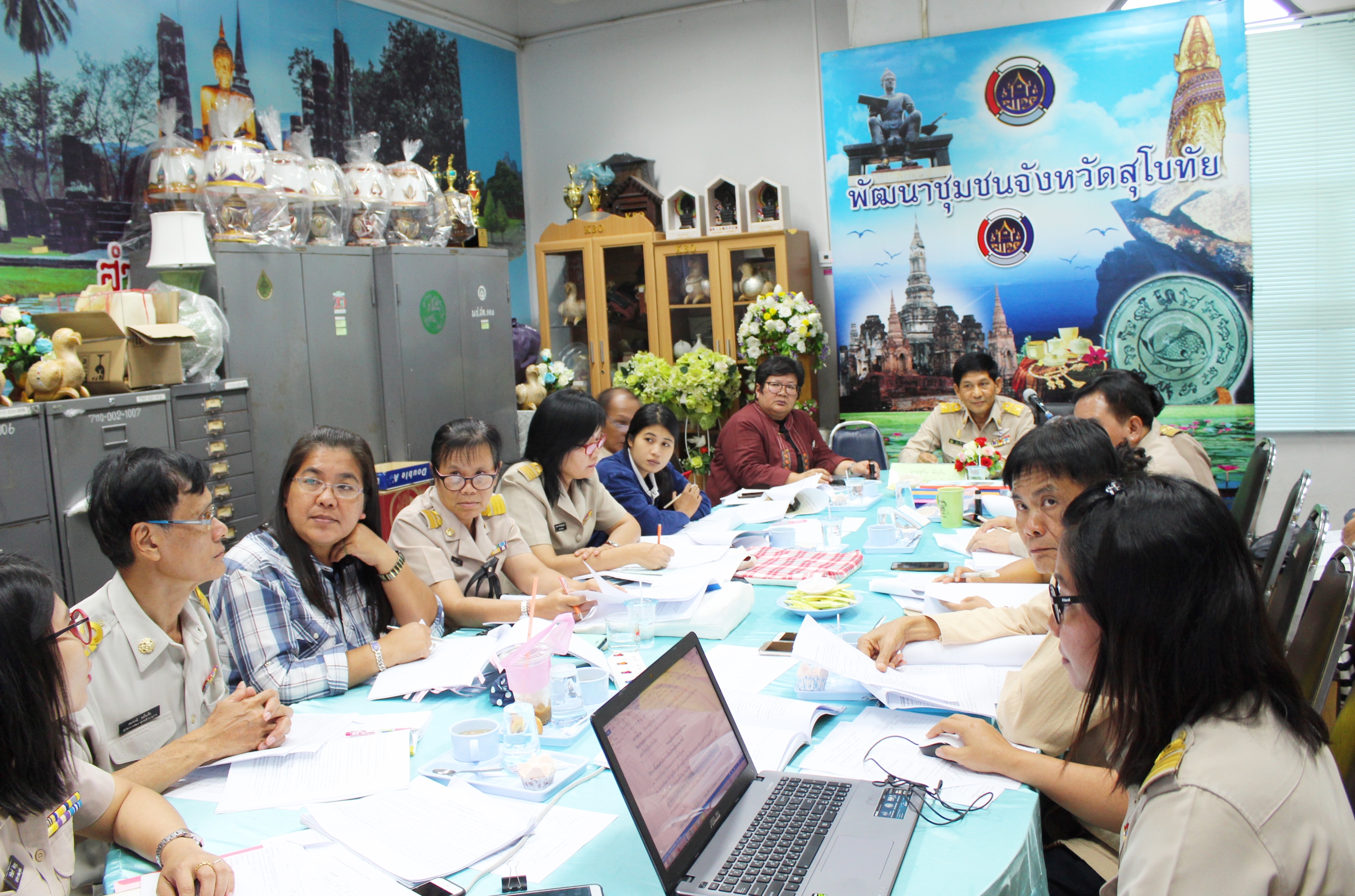 นายสุวิน พึ่งเงิน พัฒนาการจังหวัดสุโขทัย เป็นประธานการประชุมเตรียมความพร้อมในการขับเคลื่อนโครงการชุมชนท่องเที่ยว OTOP นวัตวิถี ของจังหวัดสุโขทัย