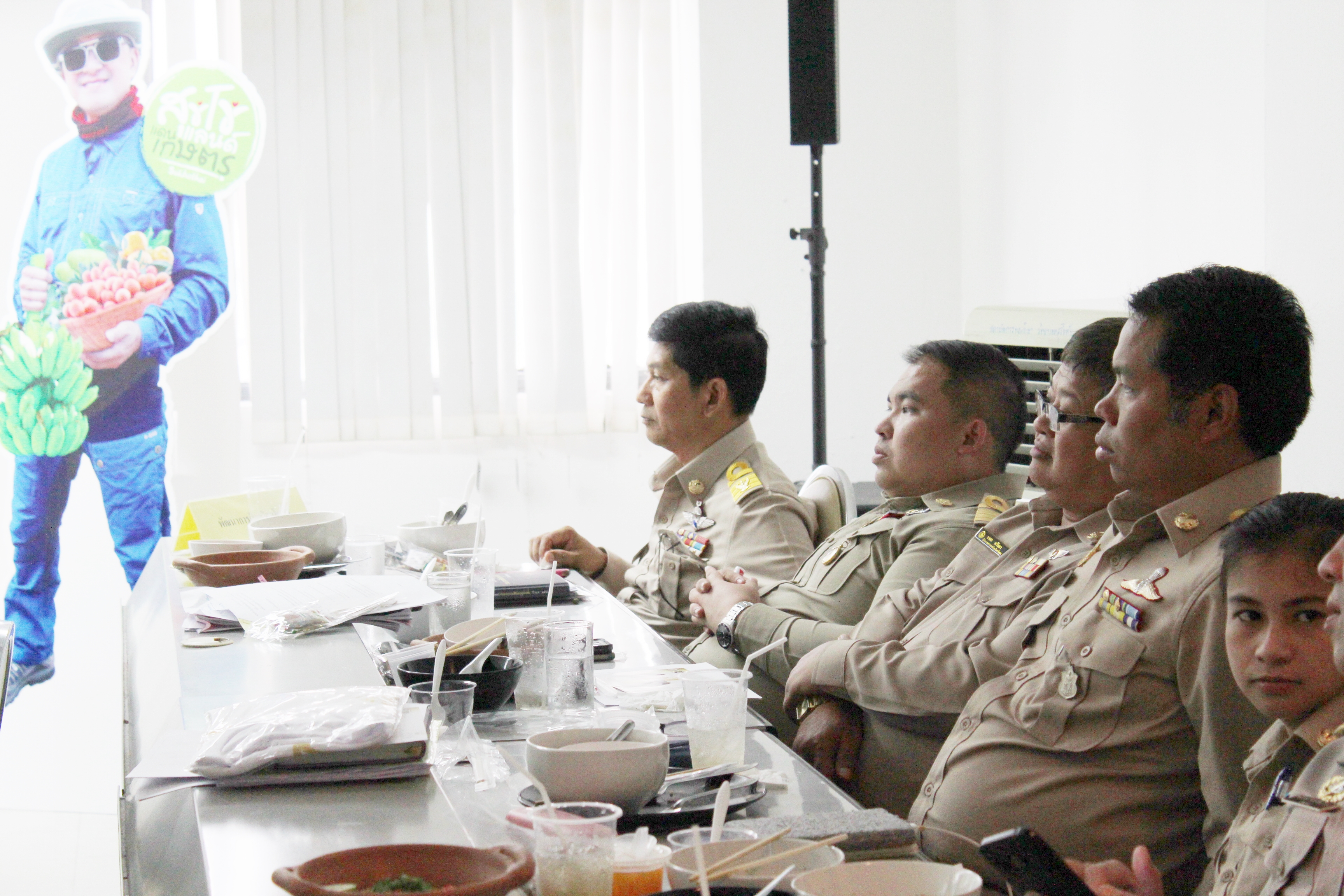 วันที่ 30 พฤษภาคม 2561 เวลา 08.30 น. นายสุวิน  พึ่งเงิน พัฒนาการจังหวัดสุโขทัย ร่วมประชุมคณะกรมการจังหวัดสุโขทัย