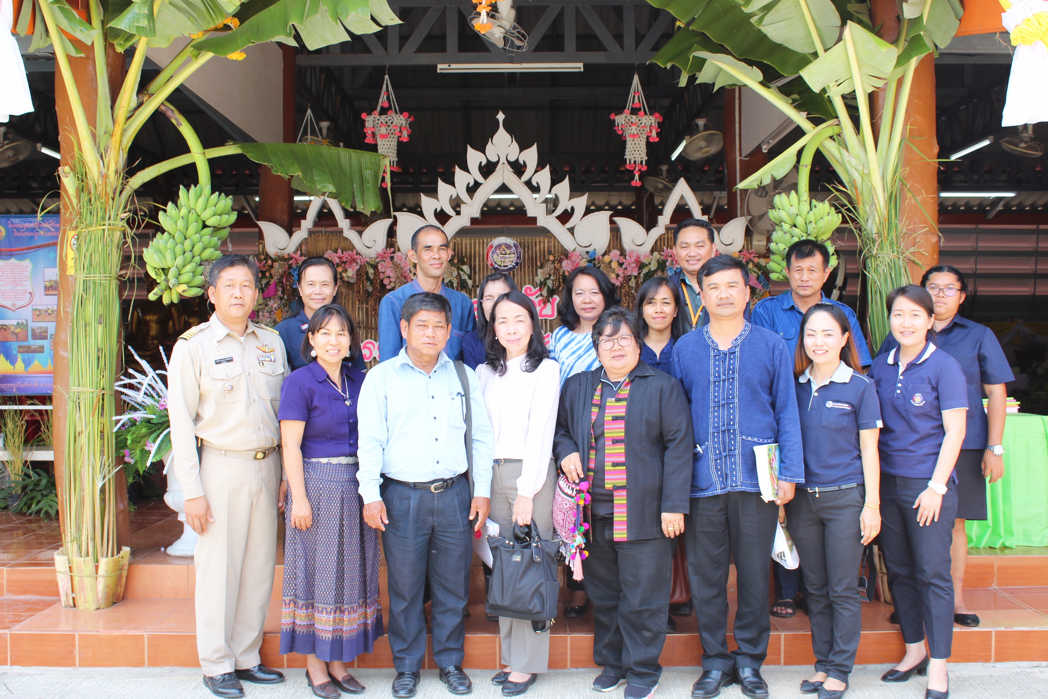 วันที่ 19 มิถุนายน 2561 เวลา 09.00 น. นายสุวิน พึ่งเงิน พัฒนาการจังหวัดสุโขทัย มอบหมายให้นางสาวกฤษณา กันทะสา หัวหน้ากลุ่มงานยุทธศาสตร์ฯ และคณะกรรมการฯ ลงพื้นที่พิจารณาคัดสรรหมู่บ้านเศรษฐกิจพอเพียง “อยู่เย็น เป็นสุข” ประจำปี 2561 จังหวัดสุโขทัย เพื่อคัดสรรกิจกรรมพัฒนาชุมชนดีเด่นระดับจังหวัด สำหรับเข้ารับพระราชทานโล่รางวัลเพื่อเชิดชูเกียรติ