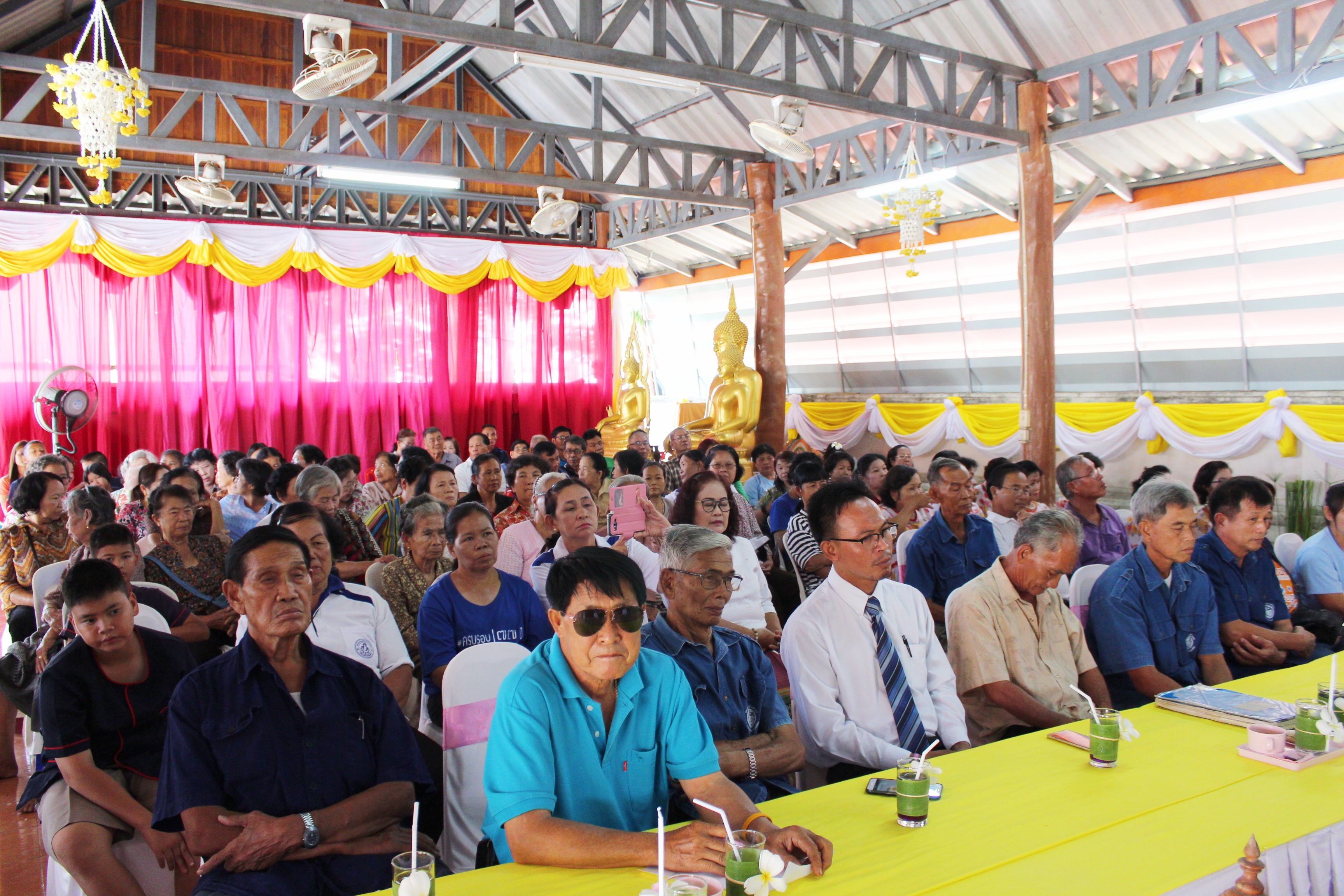 วันที่ 19 มิถุนายน 2561 เวลา 09.00 น. นายสุวิน พึ่งเงิน พัฒนาการจังหวัดสุโขทัย มอบหมายให้นางสาวกฤษณา กันทะสา หัวหน้ากลุ่มงานยุทธศาสตร์ฯ และคณะกรรมการฯ ลงพื้นที่พิจารณาคัดสรรหมู่บ้านเศรษฐกิจพอเพียง “อยู่เย็น เป็นสุข” ประจำปี 2561 จังหวัดสุโขทัย เพื่อคัดสรรกิจกรรมพัฒนาชุมชนดีเด่นระดับจังหวัด สำหรับเข้ารับพระราชทานโล่รางวัลเพื่อเชิดชูเกียรติ