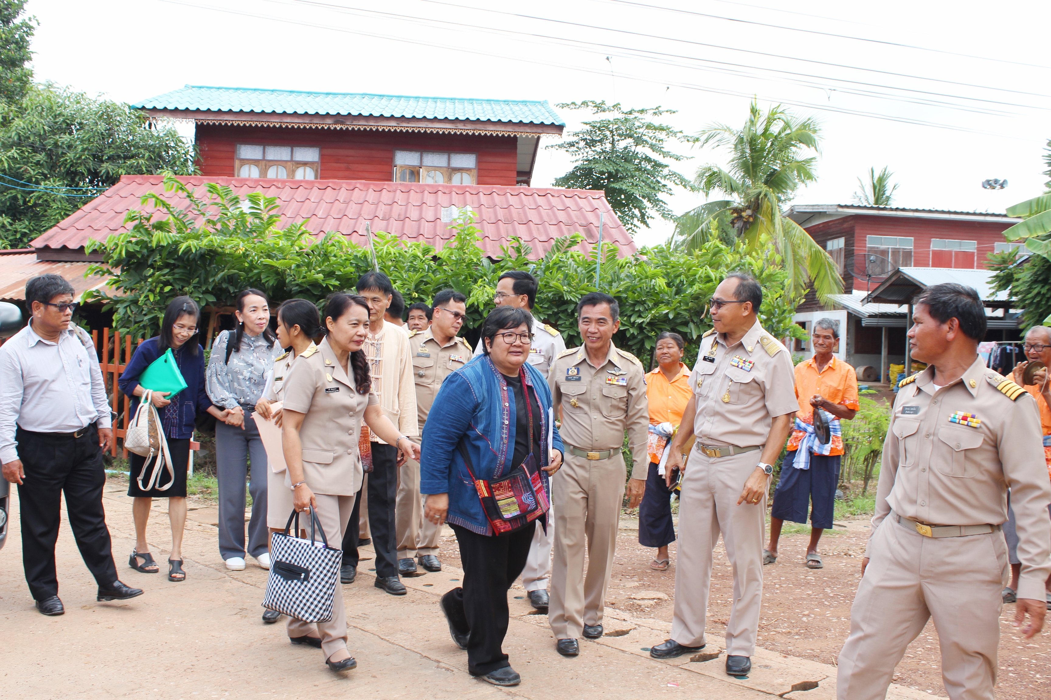 วันที่ 11 มิถุนายน 2561 นายสุวิน พึ่งเงิน พัฒนาการจังหวัดสุโขทัย มอบหมายให้นางสาวกฤษณา กันทะสา หัวหน้ากลุ่มงานยุทธศาสตร์ฯ และคณะกรรมการฯ ลงพื้นที่พิจารณาคัดสรรหมู่บ้านเศรษฐกิจพอเพียง “อยู่เย็น เป็นสุข” ประจำปี 2561 จังหวัดสุโขทัย