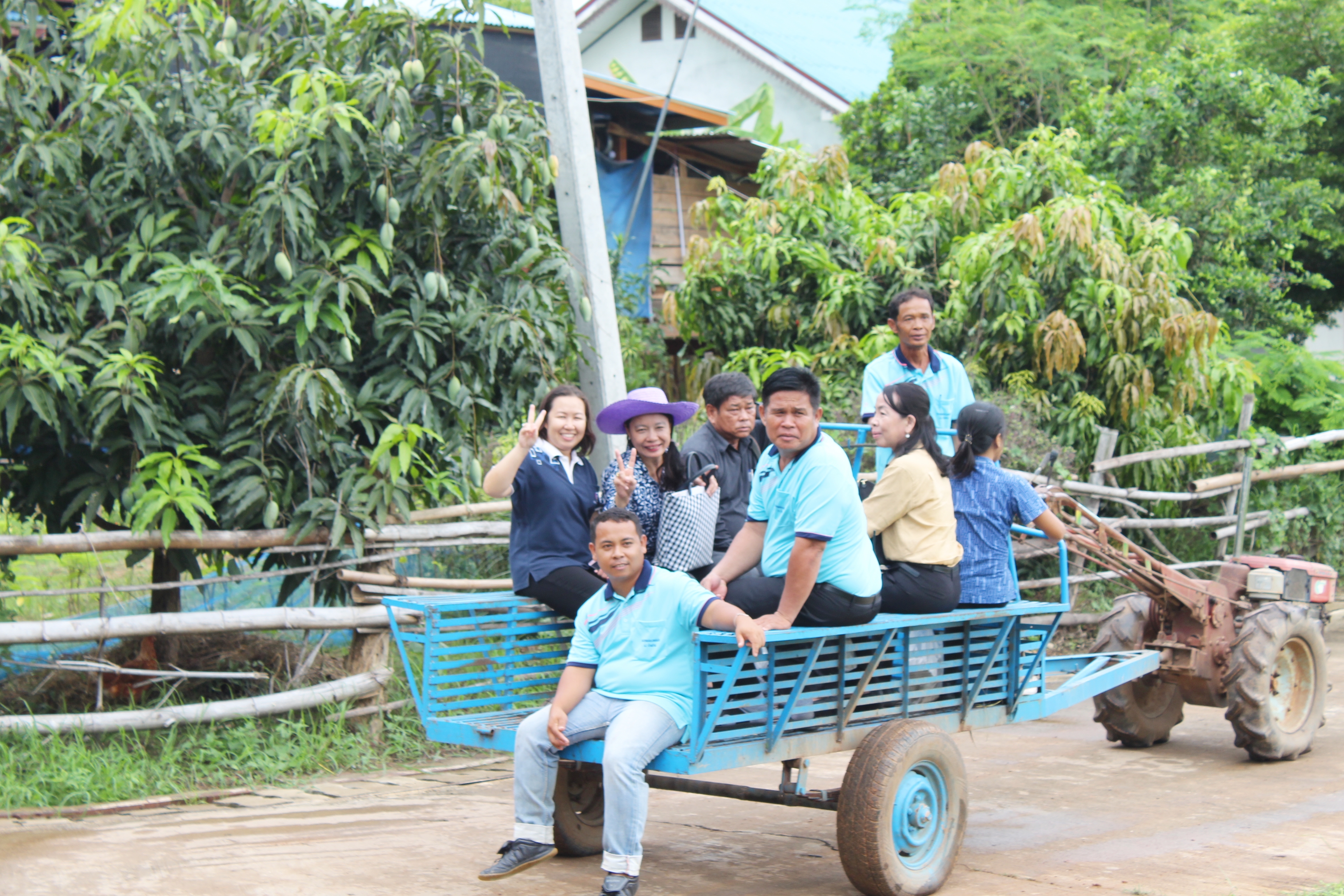 วันที่ 12 มิถุนายน 2561 นายสุวิน พึ่งเงิน พัฒนาการจังหวัดสุโขทัย มอบหมายให้นางสาวกฤษณา กันทะสา หัวหน้ากลุ่มงานยุทธศาสตร์ฯ และคณะกรรมการฯ ลงพื้นที่พิจารณาคัดสรรหมู่บ้านเศรษฐกิจพอเพียง “อยู่เย็น เป็นสุข” ประจำปี 2561 จังหวัดสุโขทัย เพื่อคัดสรรกิจกรรมพัฒนาชุมชนดีเด่นระดับจังหวัด สำหรับเข้ารับพระราชทานโล่รางวัลเพื่อเชิดชูเกียรติ