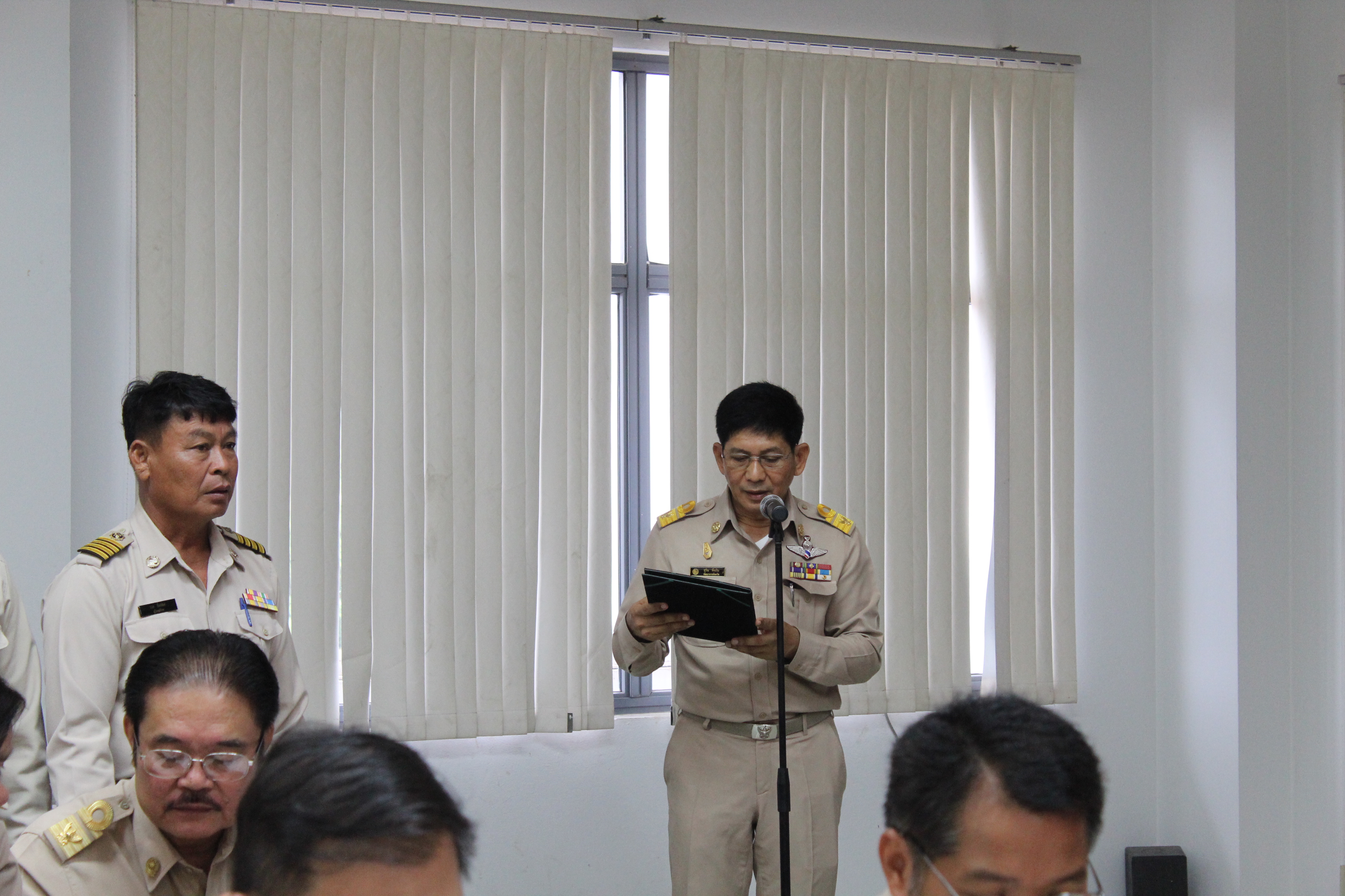 นายสุวิน  พึ่งเงิน พัฒนาการจังหวัดสุโขทัย ได้กล่าวรายงานการดำเนินงานคัดสรรกิจกรรมพัฒนาชุมชนดีเด่น ประจำปี 2561 และการคัดเลือกครัวเรือนสัมมาชีพชุมชนตัวอย่าง ระดับจังหวัดประจำปี 2561  เพื่อให้ผู้ว่าราชการจังหวัดสุโขทัย ได้เป็นประธานมอบใบประกาศเกียรติบัตร ยกย่องเชิดชูเกียรติผู้มีความมุ่งมั่นในการดำเนินงานกิจกรรมพัฒนาชุมชน จังหวัดสุโขทัย จำนวน 5 กิจกรรม