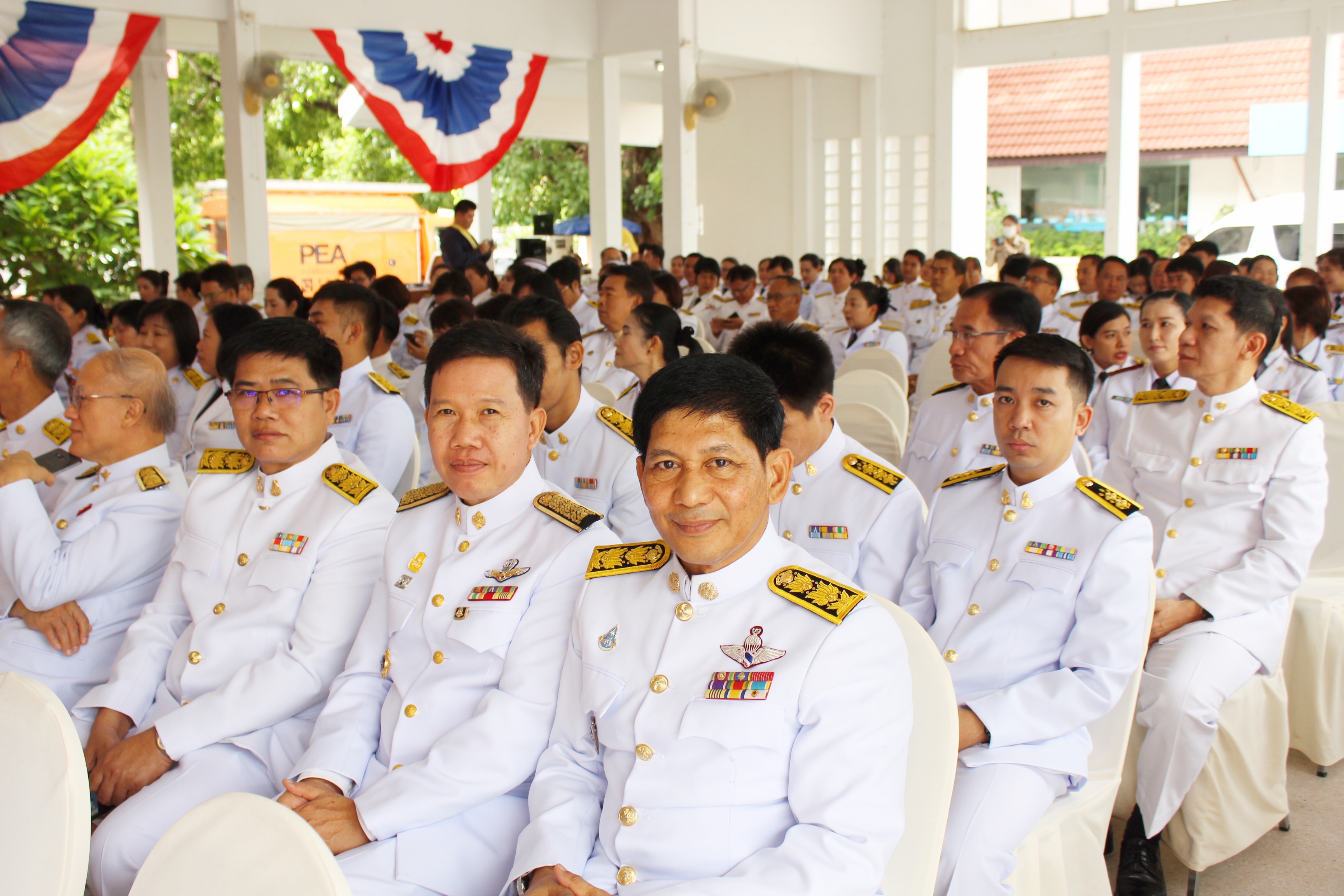 วันที่ 11 กรกฎาคม 2561 เวลา 08.00 น. นายสุวิน พึ่งเงิน พัฒนาการจังหวัดสุโขทัย นำข้าราชการสำนักงานพัฒนาชุมชนจังหวัดสุโขทัย ร่วมงานรัฐพิธีวันสมเด็จพระนารายณ์มหาราช ณ ศาลาอเนกประสงค์ ศาลากลางจังหวัดสุโขทัย โดยมีหัวหน้าส่วนราชการ ทหาร ตำรวจ พ่อค้า ประชาชน เข้าร่วมพิธีฯ เป็นจำนวนมาก