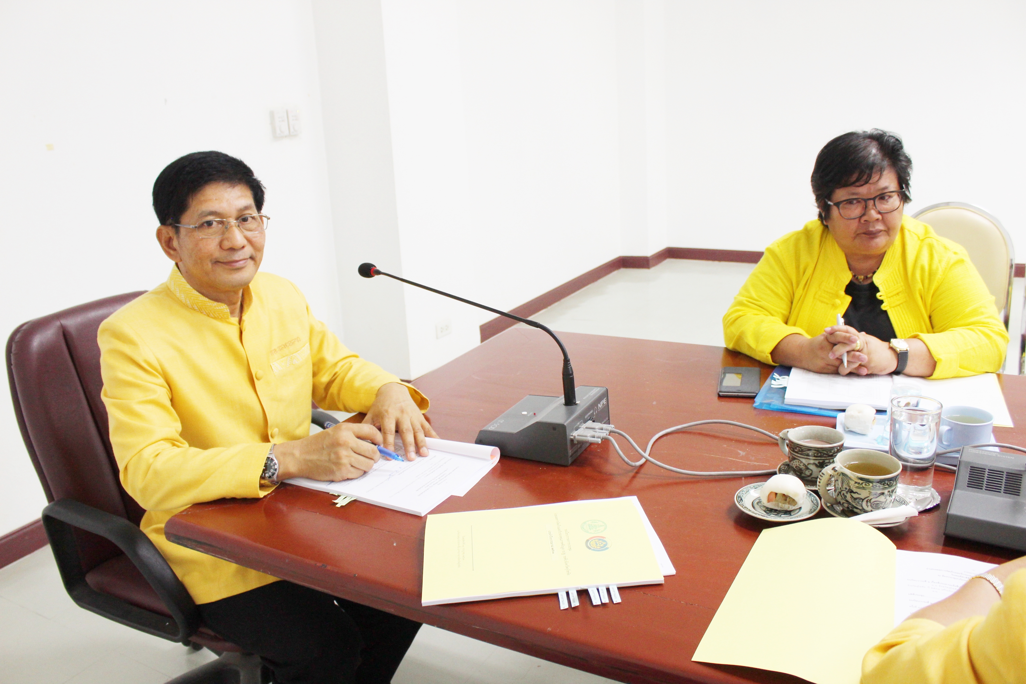 วันที่ 19 กรกฎาคม 2561 เวลา 15.00 น. นายสุวิน พึ่งเงิน พัฒนาการจังหวัดสุโขทัย เป็นประธานการประชุมนำเสนอผลการจัดเก็บและรับรองคุณภาพข้อมูล จปฐ. ระดับจังหวัด ประจำปีงบประมาณ พ.ศ. 2561 เพื่อรับรองคุณภาพข้อมูล ของตัวชี้วัด จปฐ. ทั้ง 31 ตัวชี้วัด ของจังหวัดสุโขทัย