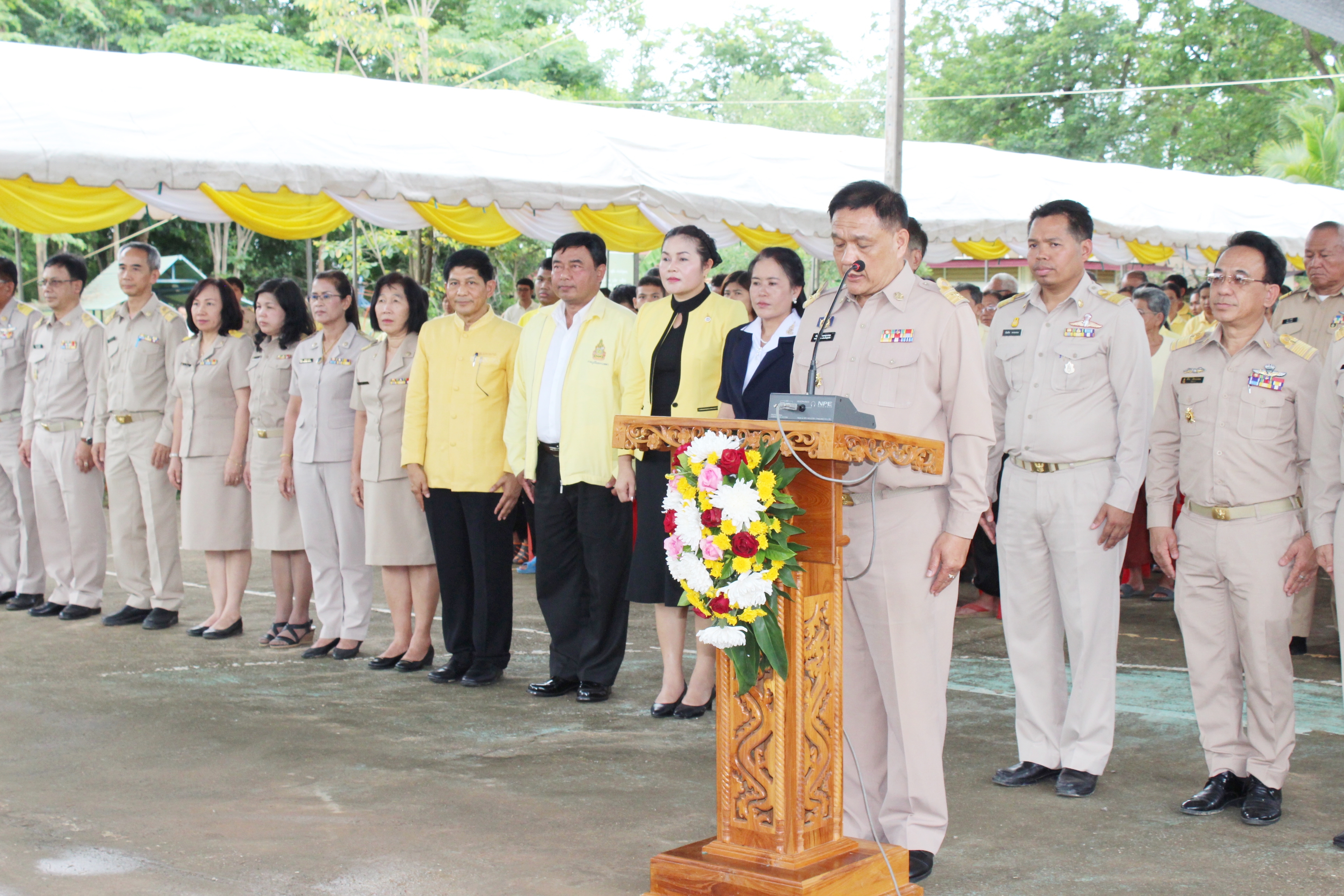 วันที่ 19 กรกฎาคม 2561 เวลา 09.00 นายสุวิน พึ่งเงิน พัฒนาการจังหวัดสุโขทัย เข้าร่วมโครงการหน่วยบำบัดทุกข์ บำรุงสุข สร้างรอยยิ้มให้ประชาชน จังหวัดสุโขทัย ณ สวนหลวงพระร่วงเฉลิมพระเกียรติ (ทุ่งแม่ระวิง) หมู่ที่ 9 ตำบลป่ากุมเกาะ อำเภอสวรรคโลก จังหวัดสุโขทัย โดยมีหัวหน้าส่วนราชการ กำนัน ผู้ใหญ่บ้าน และประชาชนในพื้นที่เข้าร่วมกิจกรรมในครั้งนี้