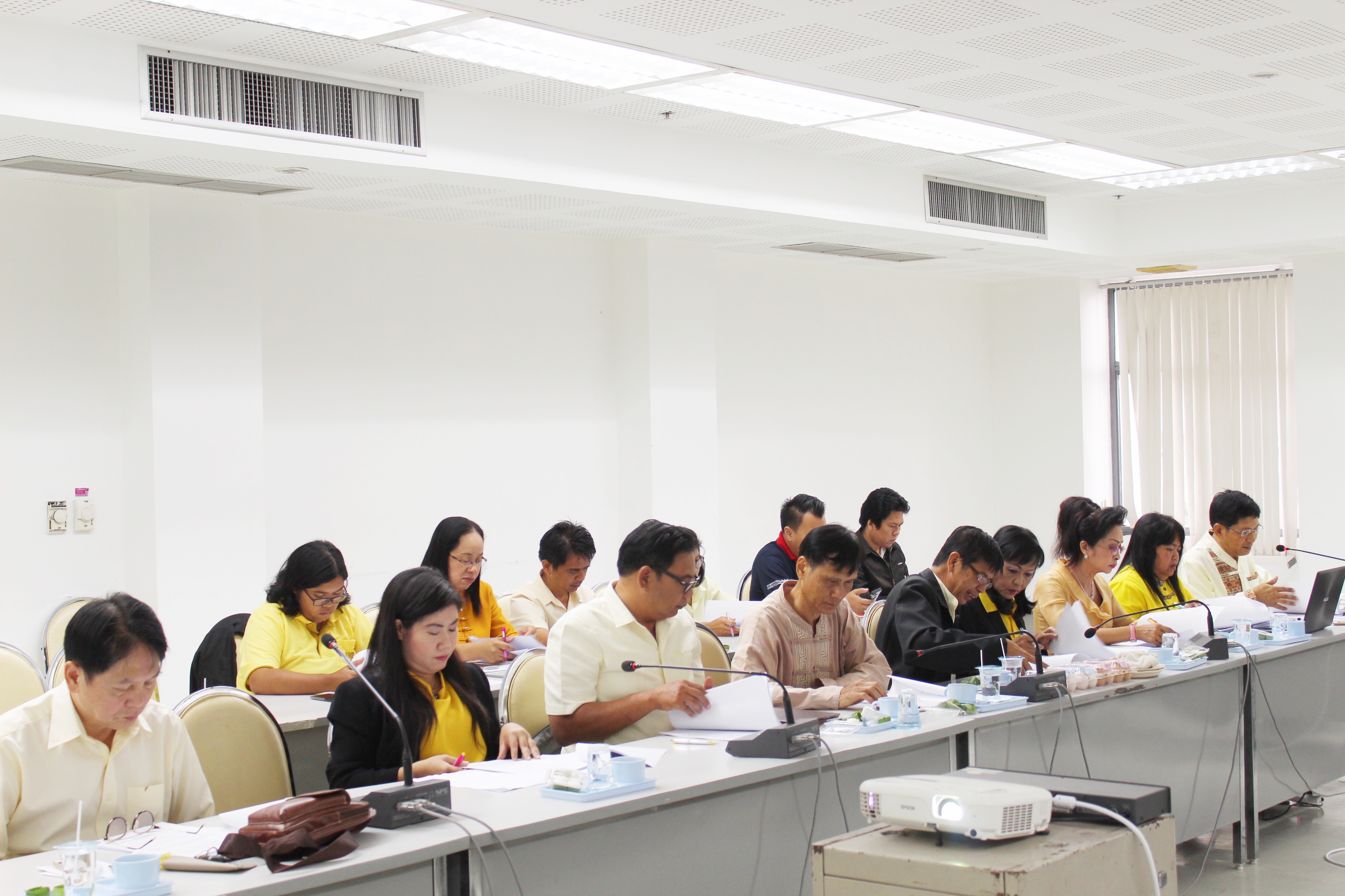 วันที่ 18 กรกฎาคม 2561 เวลา 10.00 น. นายชัชพงศ์ เอมะสุวรรณ รองผู้ว่าราชการจังหวัดสุโขทัย เป็นประธานการประชุมคณะกรรมการประสานและขับเคลื่อนนโยบายสานพลังประชารัฐประจำจังหวัดสุโขทัย (คสป.) ครั้งที่ 4/2561 เพื่อติดตามการดำเนินงานในรอบเดือนที่ผ่านมา และการขับเคลื่อนโครงการชุมชนท่องเที่ยว OTOP นวัตวิถี จังหวัดสุโขทัย รวมถึงเตรียมการพัฒนาคุณภาพมาตรฐานผลิตภัณฑ์ OTOP กลุ่มปรับตัวสู่การพัฒนา กลุ่ม D เป็นต้น