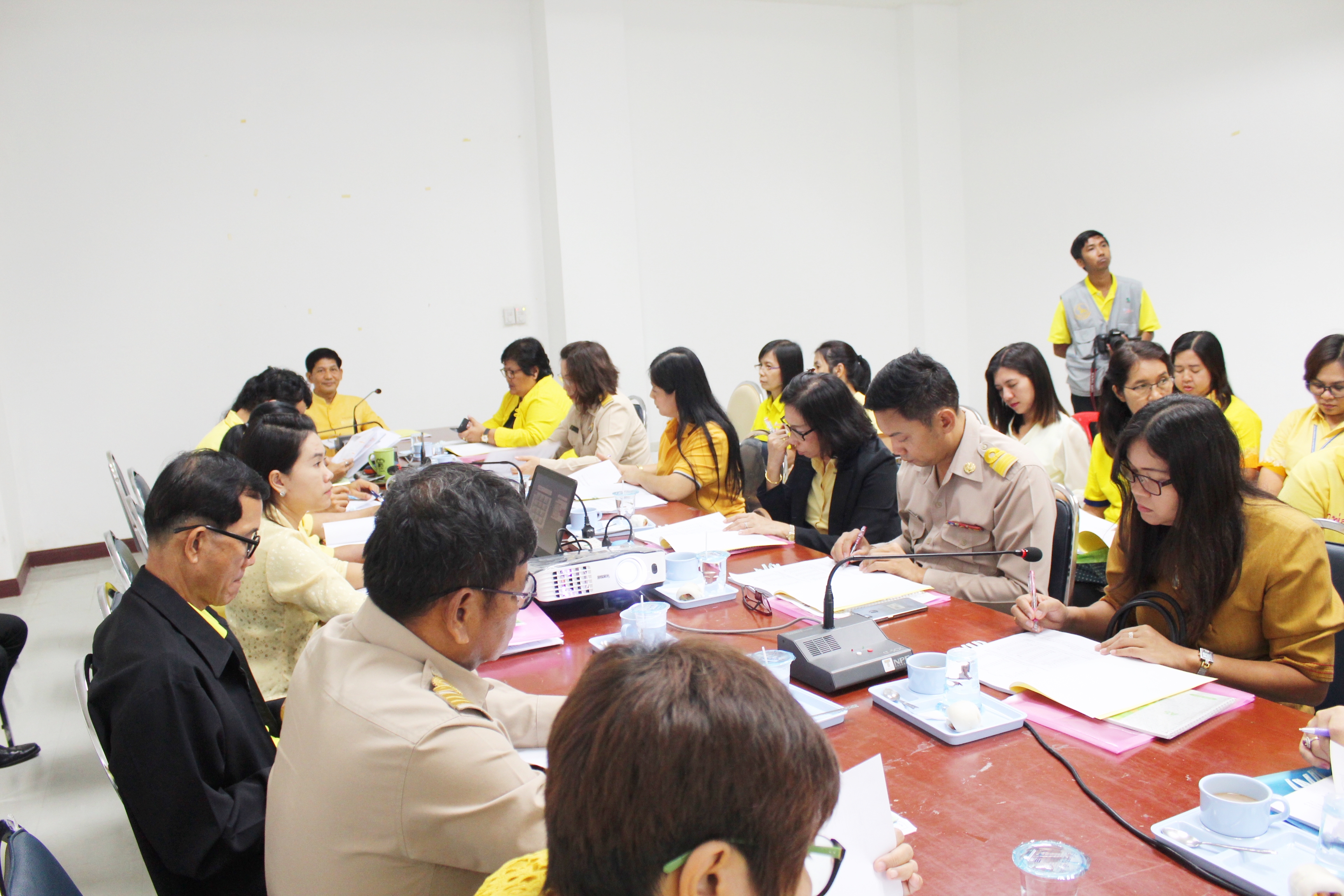 วันที่ 19 กรกฎาคม 2561 เวลา 15.00 น. นายสุวิน พึ่งเงิน พัฒนาการจังหวัดสุโขทัย เป็นประธานการประชุมนำเสนอผลการจัดเก็บและรับรองคุณภาพข้อมูล จปฐ. ระดับจังหวัด ประจำปีงบประมาณ พ.ศ. 2561 เพื่อรับรองคุณภาพข้อมูล ของตัวชี้วัด จปฐ. ทั้ง 31 ตัวชี้วัด ของจังหวัดสุโขทัย