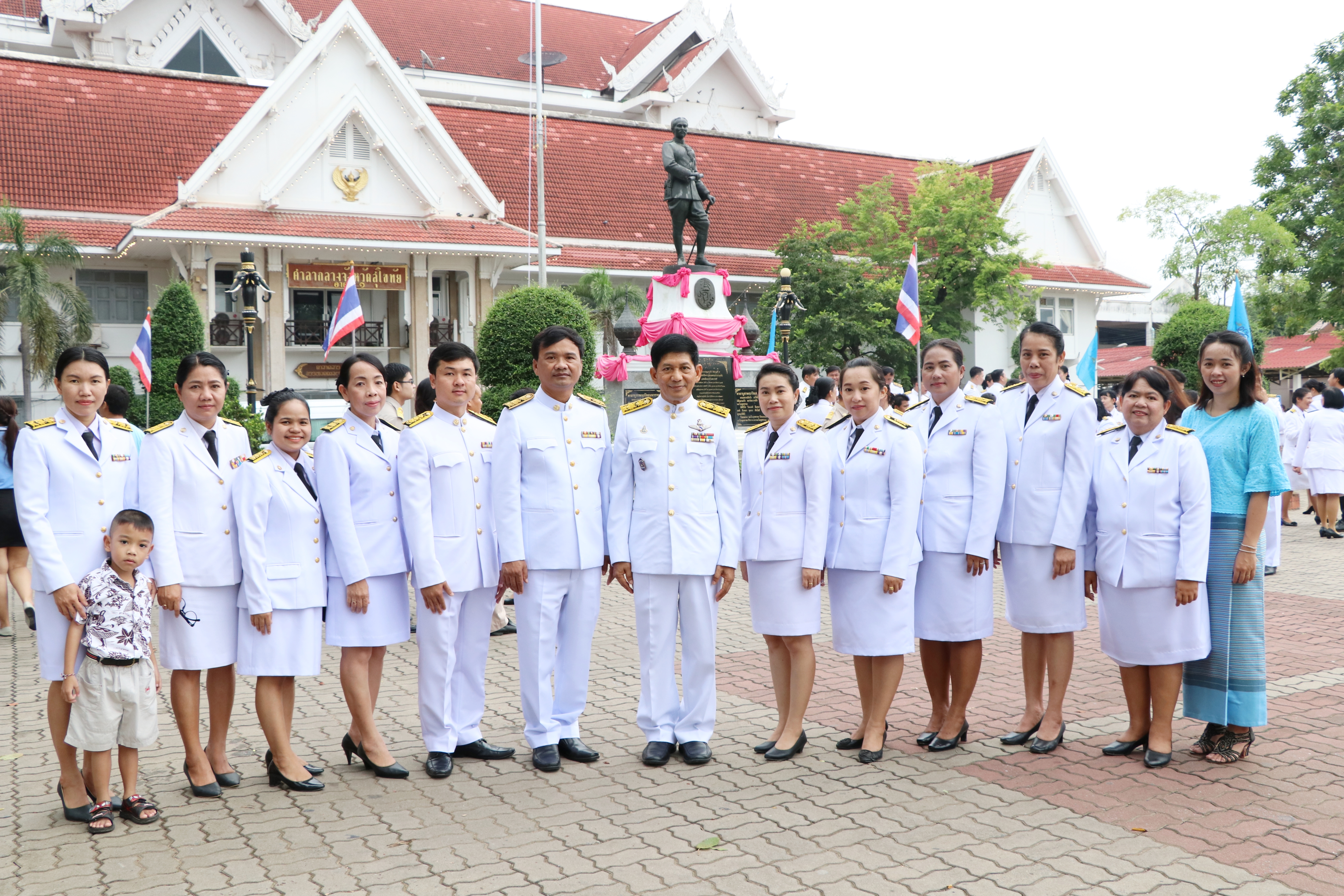 วันที่ 12 สิงหาคม 2561 เวลา 07.00 น. นายสุวิน พึ่งเงิน พัฒนาการจังหวัดสุโขทัย นำข้าราชการสำนักงานพัฒนาชุมชนจังหวัดสุโขทัย ร่วมพิธีทำบุญตักบาตรถวายพระราชกุศลและถวายพระพรชัยมงคล สมเด็จพระนางเจ้าสิริกิติ์ พระบรมราชินีนาถ ในรัชกาลที่ 9 เนื่องในโอกาสวันเฉลิมพระชนมพรรษา 86 พรรษา 12 สิงหาคม 2561 ณ ศาลาอเนกประสงค์ ศาลากลางจังหวัดสุโขทัย