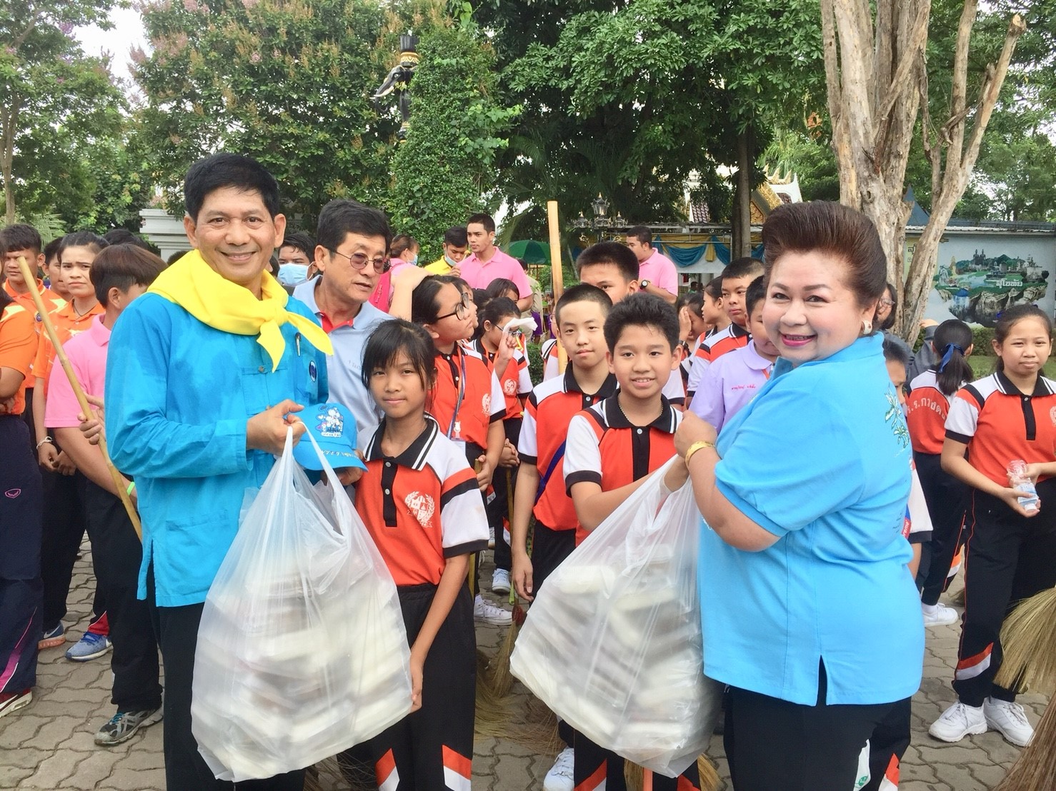 วันที่ ๖ สิงหาคม ๒๕๖๑ เวลา 09.30 น. นายพิพัฒน์  เอกภาพันธ์ ผู้ว่าราชการจังหวัดสุโขทัย เป็นประธานเปิดกิจกรรมบำเพ็ญสาธารณประโยชน์ จิตอาสา ทำดี เพื่อแม่ เพื่อเฉลิมพระเกียรติสมเด็จพระนางเจ้าสิริกิติ์พระบรมราชินีนาถ ในรัชกาลที่ ๙ เนื่องในโอกาสวันเฉลิมพระชนมพรรษา ๘๖ พรรษา ๑๒ สิงหาคม ๒๕๖๑