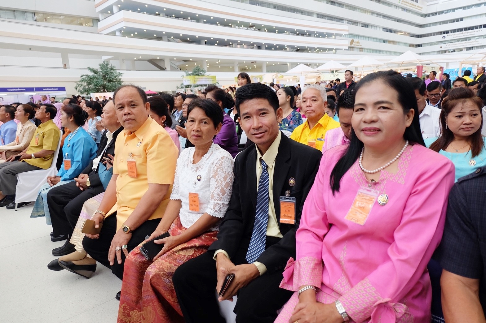 วันที่ 3 กันยายน 2561 นายอภิชาติ โตดิลกเวชช์ อธิบดีกรมการพัฒนาชุมชน เป็นประธานเปิดงาน “มหกรรมสานพลังประชารัฐพัฒนาเศรษฐกิจฐานราก (CD Day 2018)” ครั้งที่ 9 และมอบรางวัลเชิดชูเกียรติ ผู้นำชุมชน กลุ่ม/องค์กรชุมชน/เครือข่าย หน่วยงาน และบุคลากรที่มีผลงานดีเด่น ปี 2561 ณ อาคารรัฐประศาสนภักดี ศูนย์ราชการเฉลิมพระเกียรติฯ ถนนแจ้งวัฒนะ เขตหลักสี่ กรุงเทพฯ       