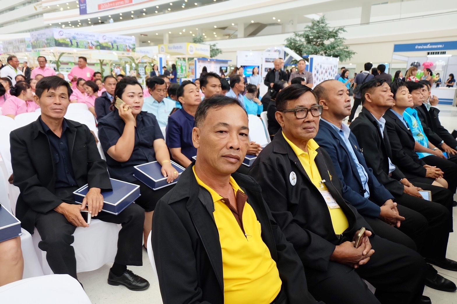 วันที่ 3 กันยายน 2561 นายอภิชาติ โตดิลกเวชช์ อธิบดีกรมการพัฒนาชุมชน เป็นประธานเปิดงาน “มหกรรมสานพลังประชารัฐพัฒนาเศรษฐกิจฐานราก (CD Day 2018)” ครั้งที่ 9 และมอบรางวัลเชิดชูเกียรติ ผู้นำชุมชน กลุ่ม/องค์กรชุมชน/เครือข่าย หน่วยงาน และบุคลากรที่มีผลงานดีเด่น ปี 2561 ณ อาคารรัฐประศาสนภักดี ศูนย์ราชการเฉลิมพระเกียรติฯ ถนนแจ้งวัฒนะ เขตหลักสี่ กรุงเทพฯ       