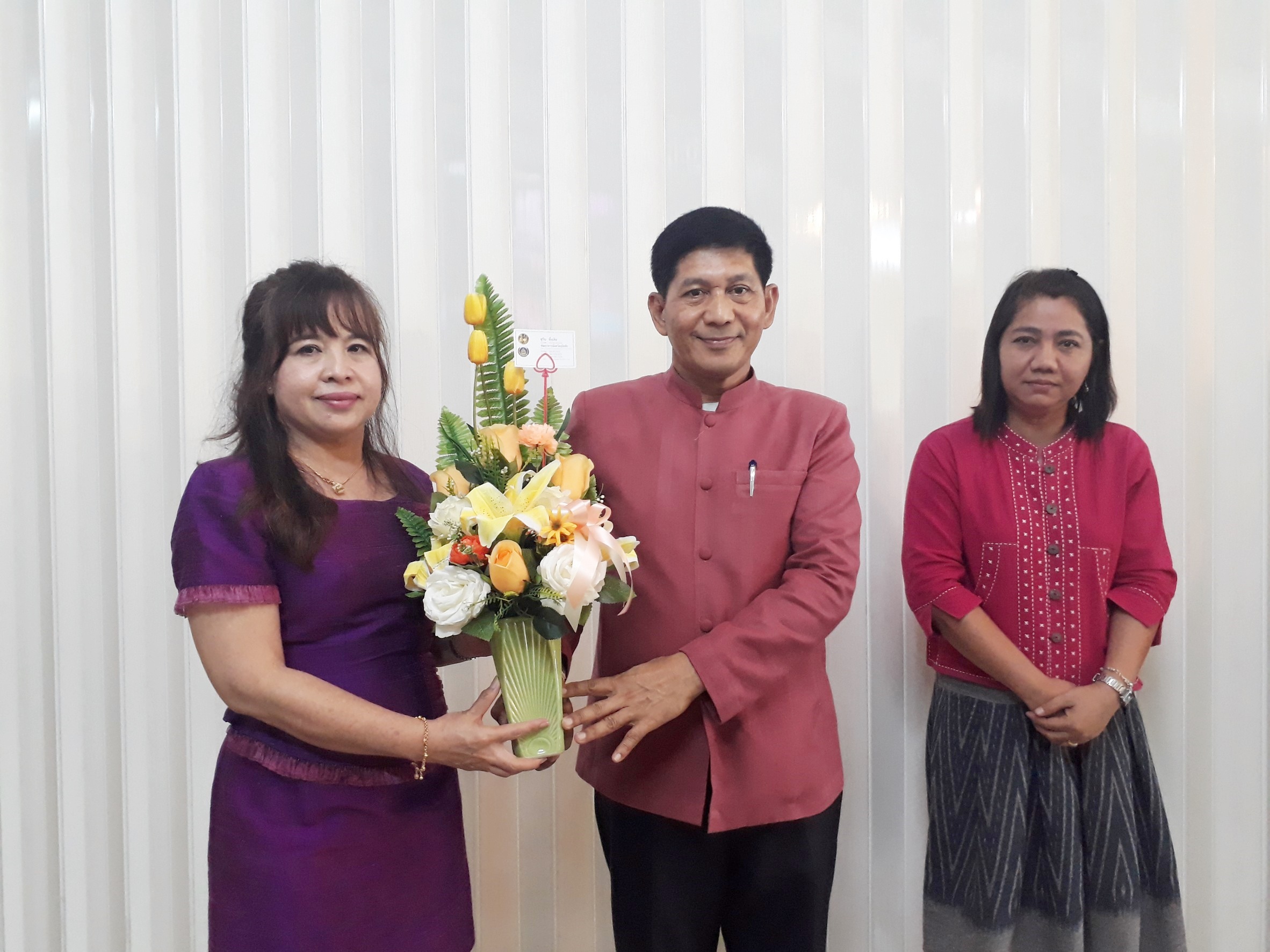 “ชื่นชม ยินดี กับท่านพัฒนาการอำเภอ (ชำนาญการพิเศษ) ป้ายแดง”