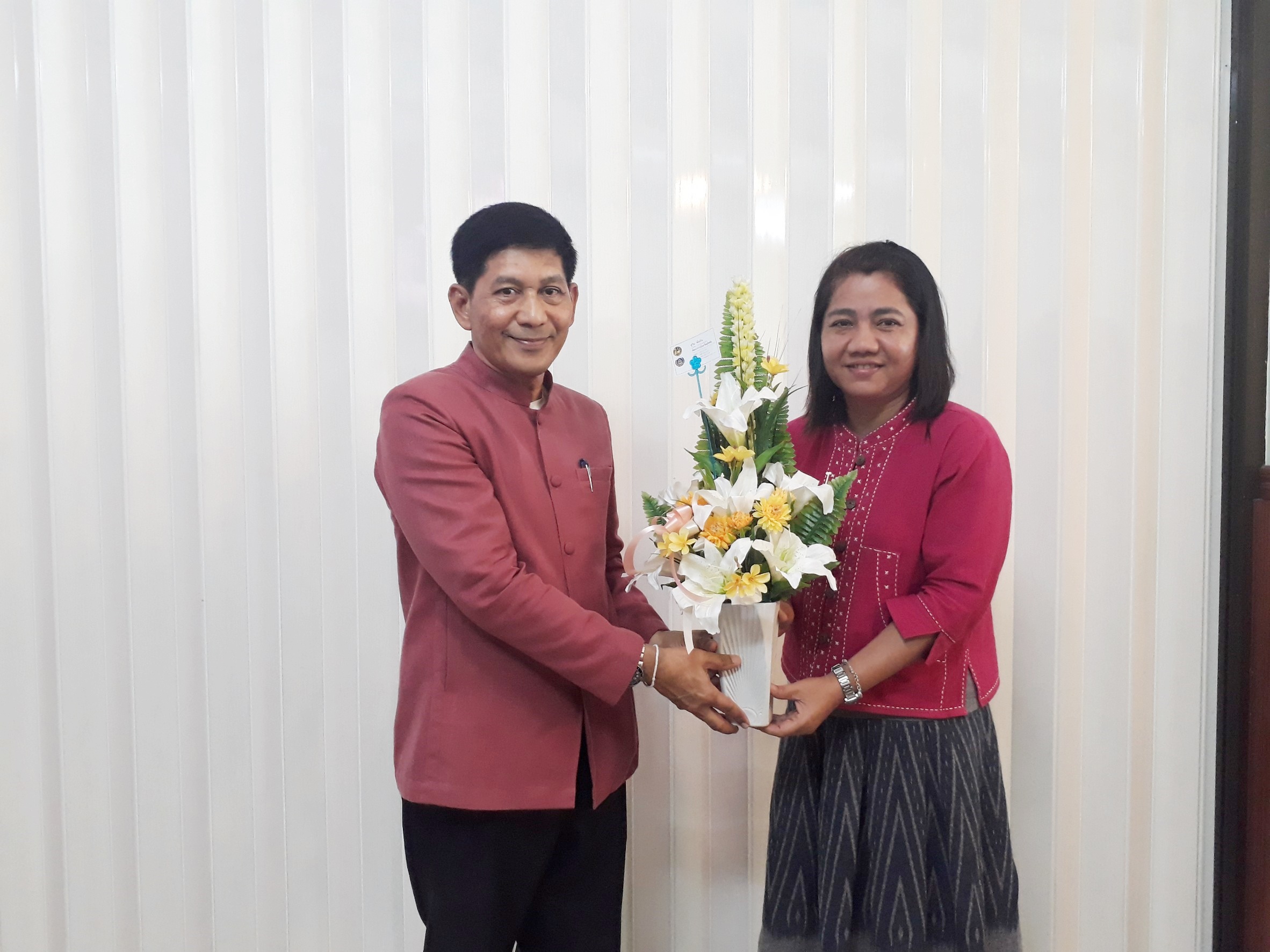 “ชื่นชม ยินดี กับท่านพัฒนาการอำเภอ (ชำนาญการพิเศษ) ป้ายแดง”