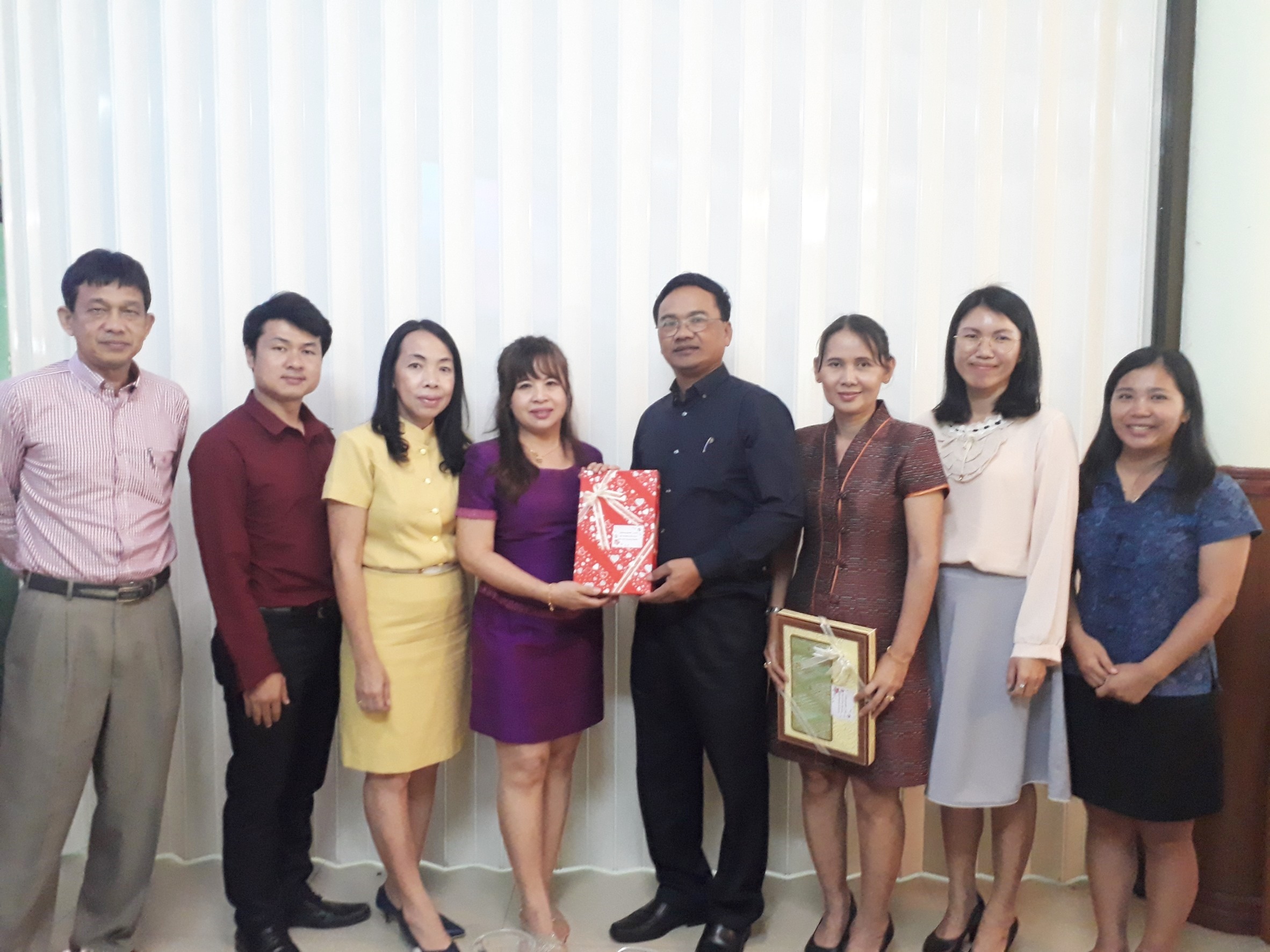 “ชื่นชม ยินดี กับท่านพัฒนาการอำเภอ (ชำนาญการพิเศษ) ป้ายแดง”