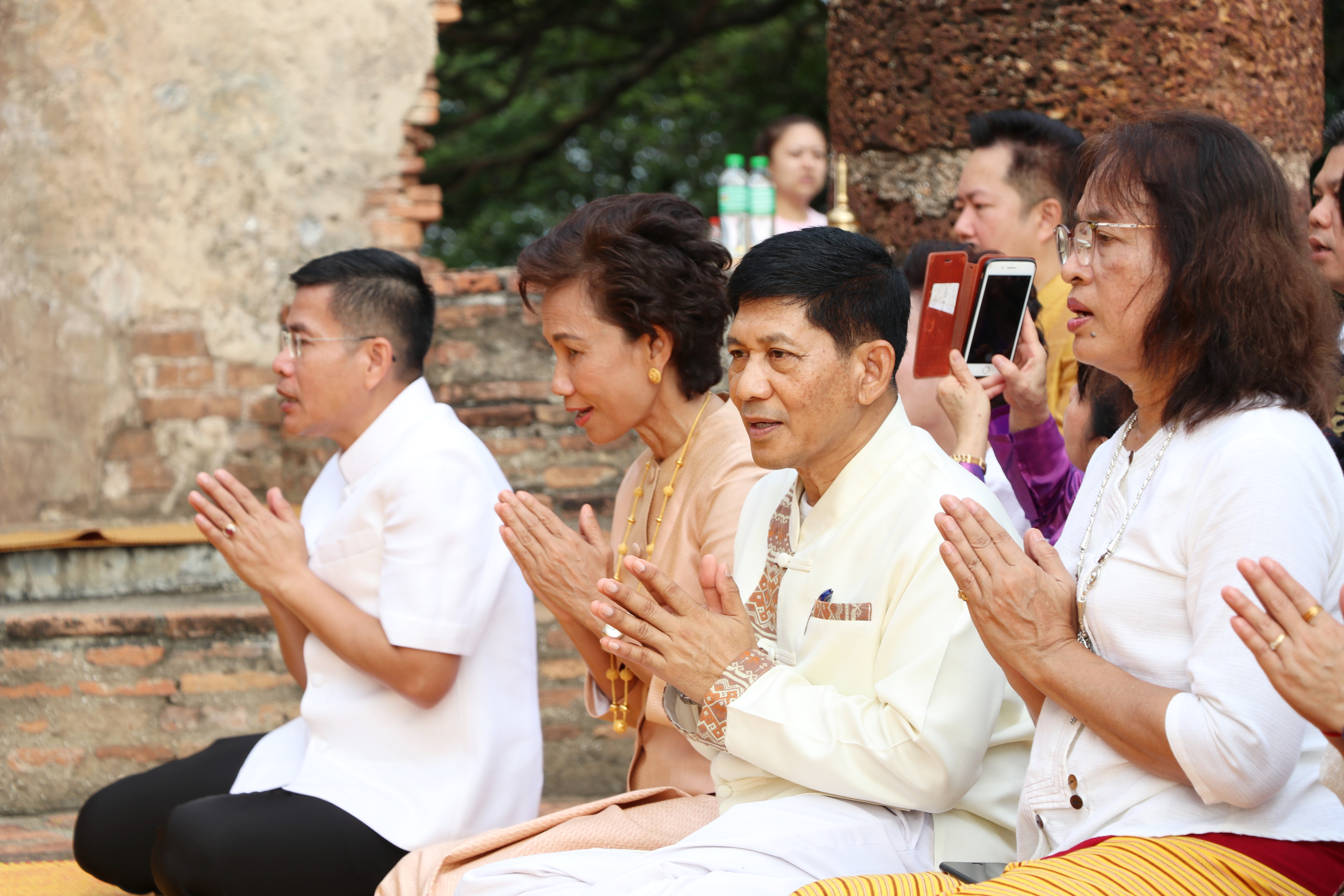 สำนักงานพัฒนาชุมชนจังหวัดสุโขทัย ร่วมประเพณีออกพรรษาตักบาตร เทโวโรหณะ นบพระอัฏฐารส ยอยศพ่อขุนรามคำแหงมหาราช