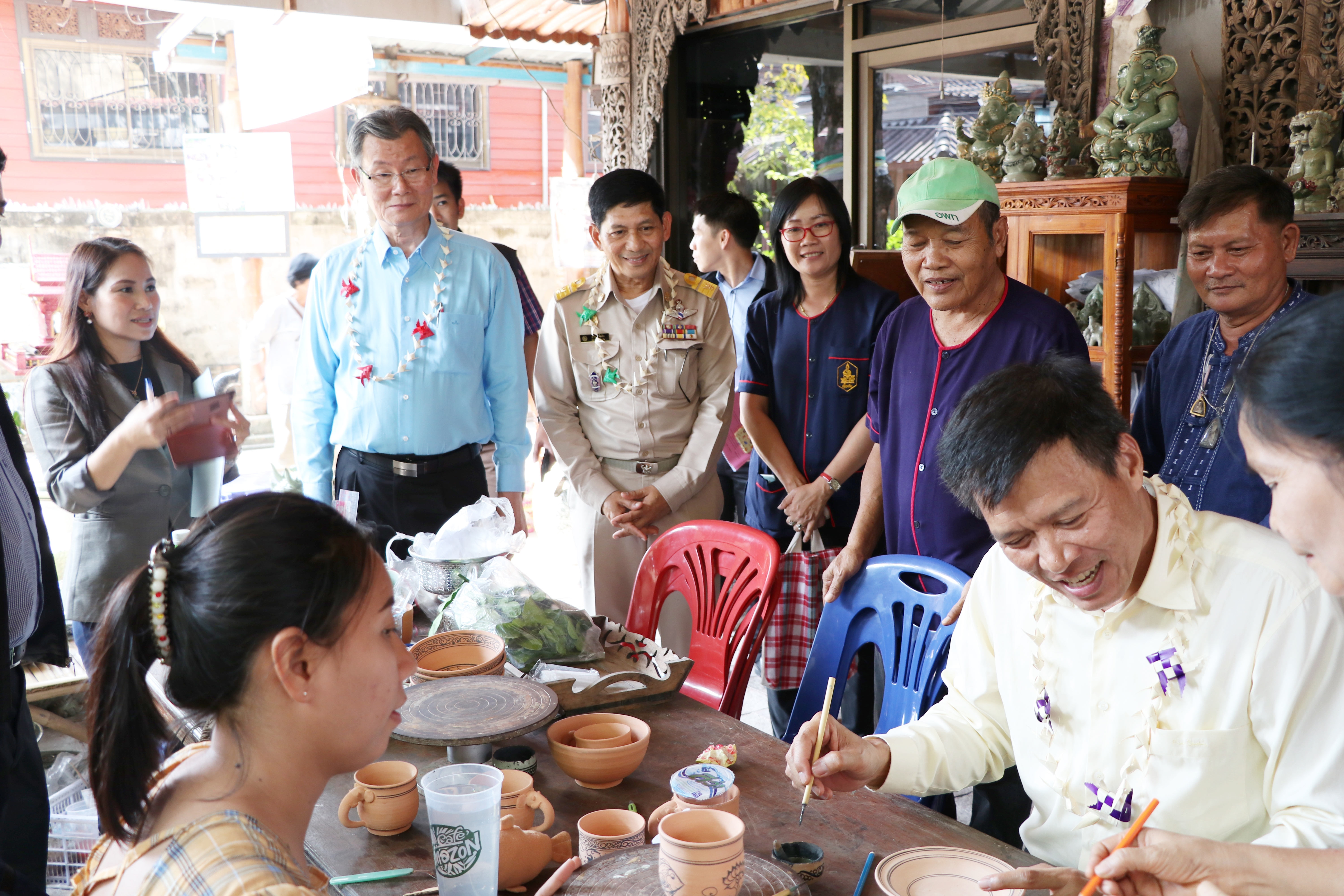 ผู้ตรวจราชการกระทรวงมหาดไทย พร้อมด้วยผู้ตรวจราชการกรมการพัฒนาชุมชน เขตตรวจราชการกลุ่มจังหวัดภาคเหนือตอนล่าง 1 ลงพื้นที่ตรวจติดตามการขับเคลื่อนโครงการชุมชนท่องเที่ยว OTOP นวัตวิถี จังหวัดสุโขทัย