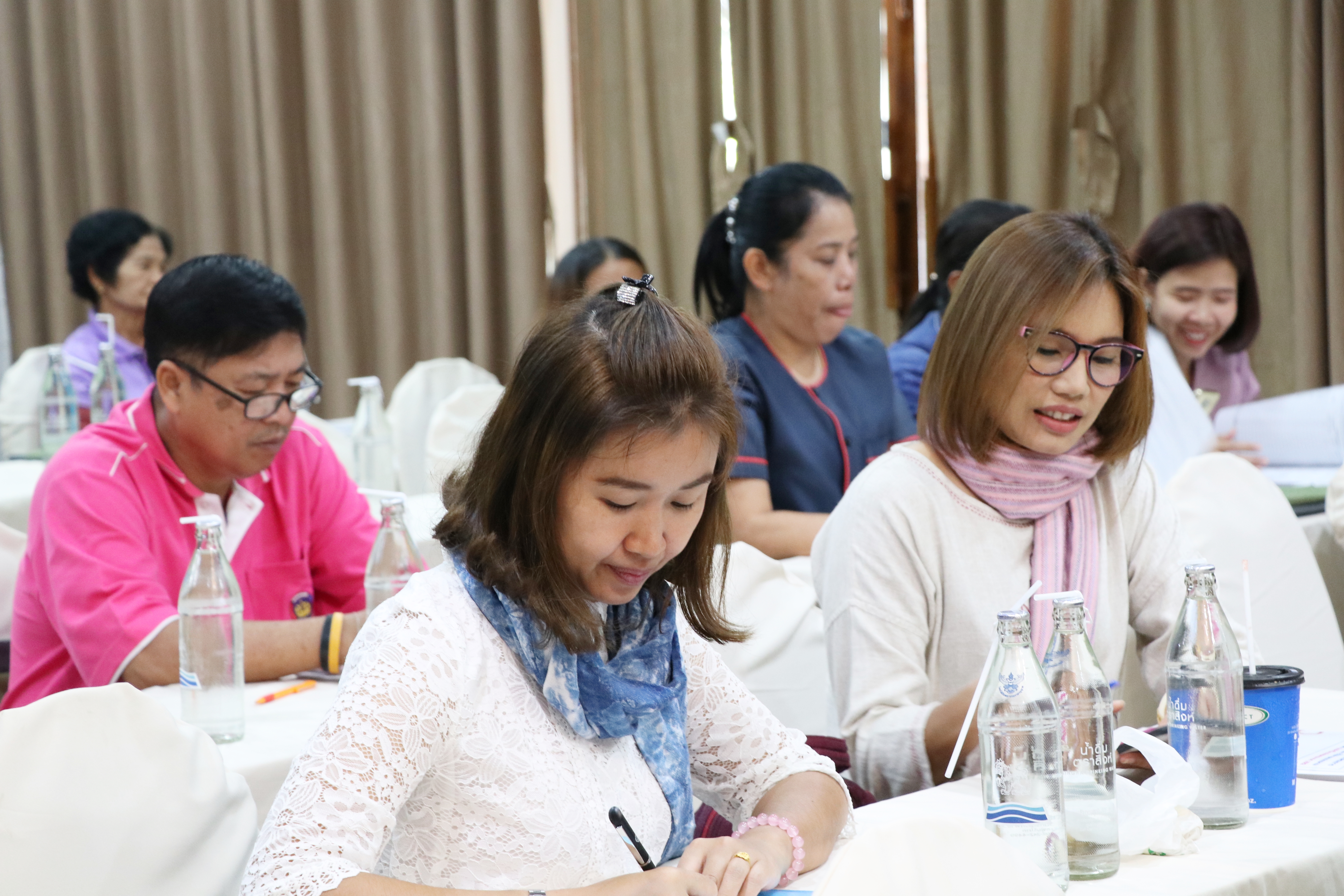 วันที่ 27 พฤศจิกายน 2561 เวลา 09.30 น. นายสุวิน พึ่งเงิน พัฒนาการจังหวัดสุโขทัย เป็นประธานเปิดการประชุมโครงการเพิ่มประสิทธิภาพการดำเนินงานกองทุนพัฒนาบทบาทสตรีแก่เจ้าหน้าที่พัฒนาชุมชน