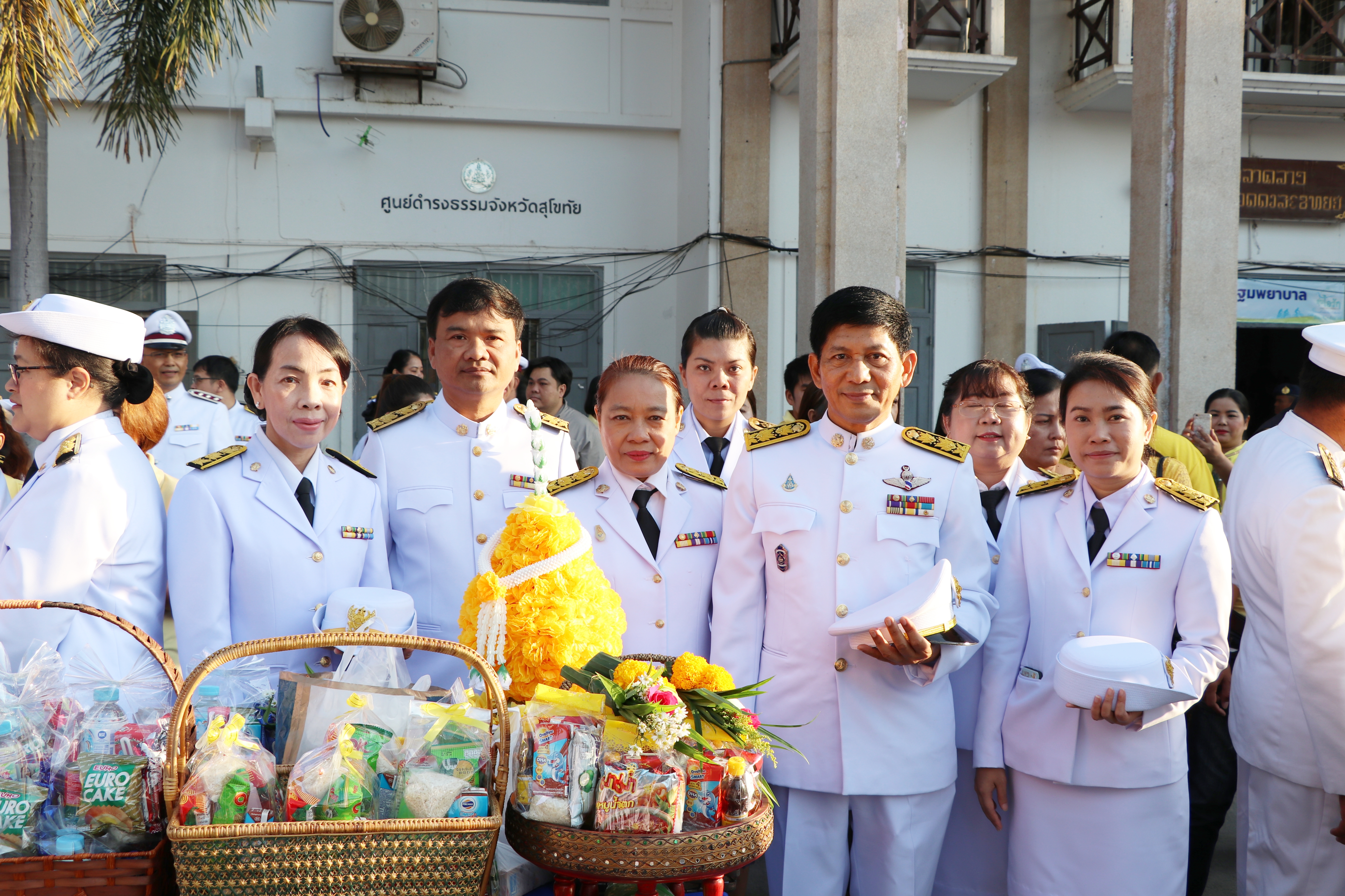 พัฒนาการจังหวัดสุโขทัย นำข้าราชการสำนักงาน เข้าร่วมกิจกรรมเนื่องในโอกาสวันคล้ายวันเฉลิมพระชนมพรรษาพระบาทสมเด็จพระปรมินทรมหาภูมิพลอดุลยเดช บรมนาถบพิตร วันชาติ และวันพ่อแห่งชาติ พ.ศ. 2561