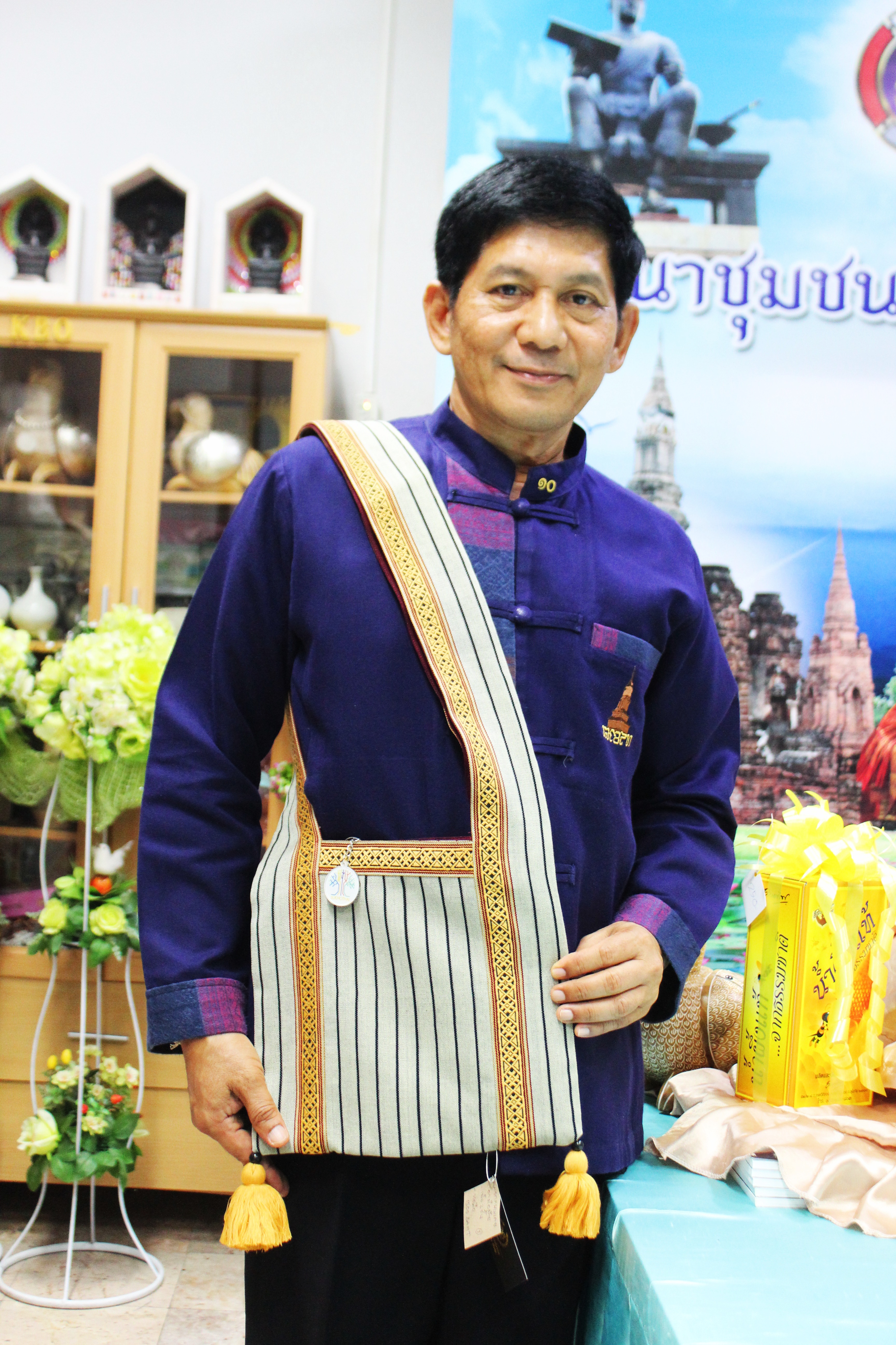 **** พช. สุโขทัย ประชาสัมพันธ์กระเช้าของขวัญปีใหม่ 2562 สร้างอาชีพ สร้างรายได้ตามนโยบายไทยนิยมยั่งยืน****