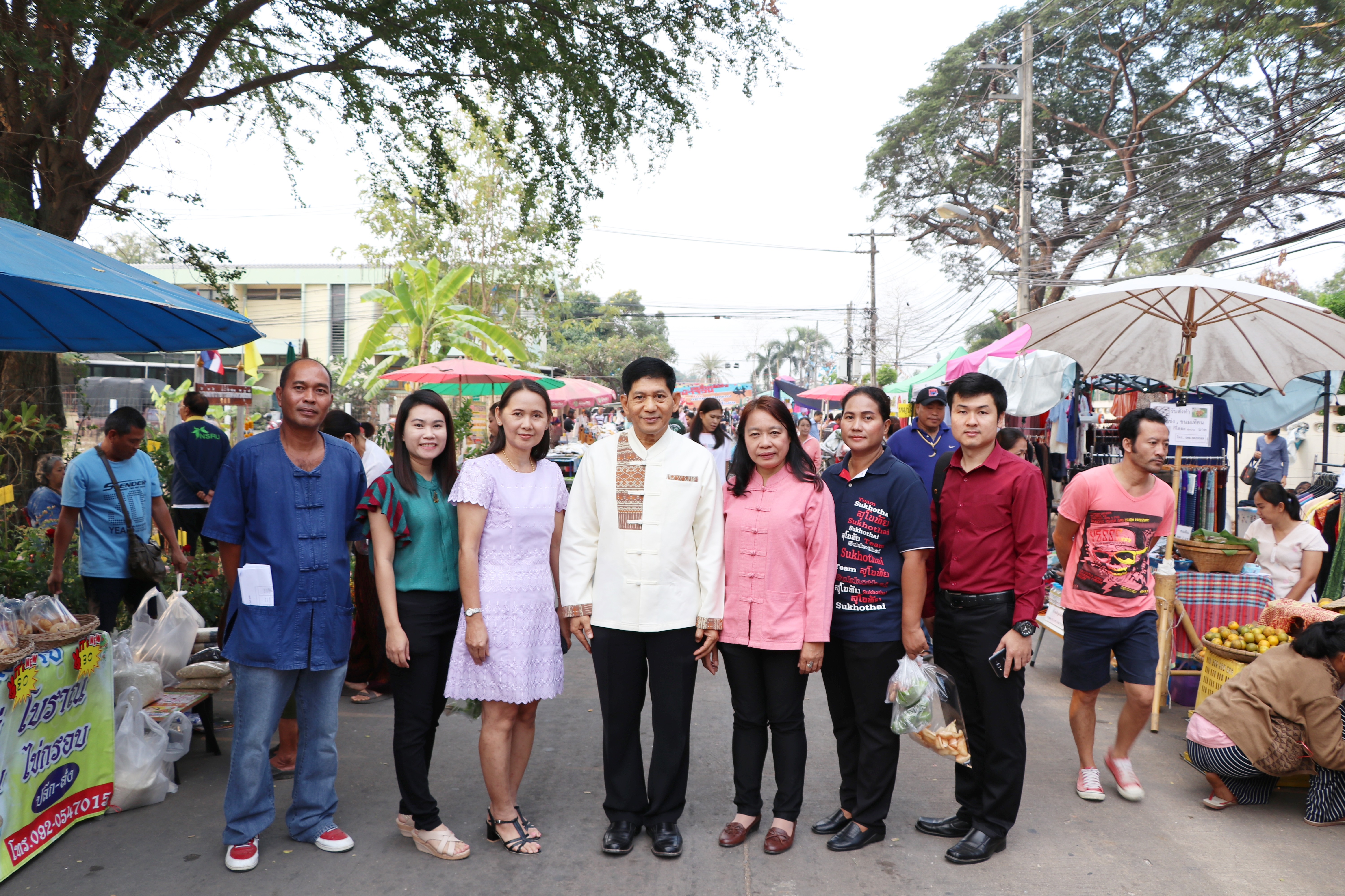 “พช.สุโขทัย เน้นการกระจายรายได้ ลดความเหลื่อมล้ำ”ตลาดประชารัฐ คนไทยยิ้มได้