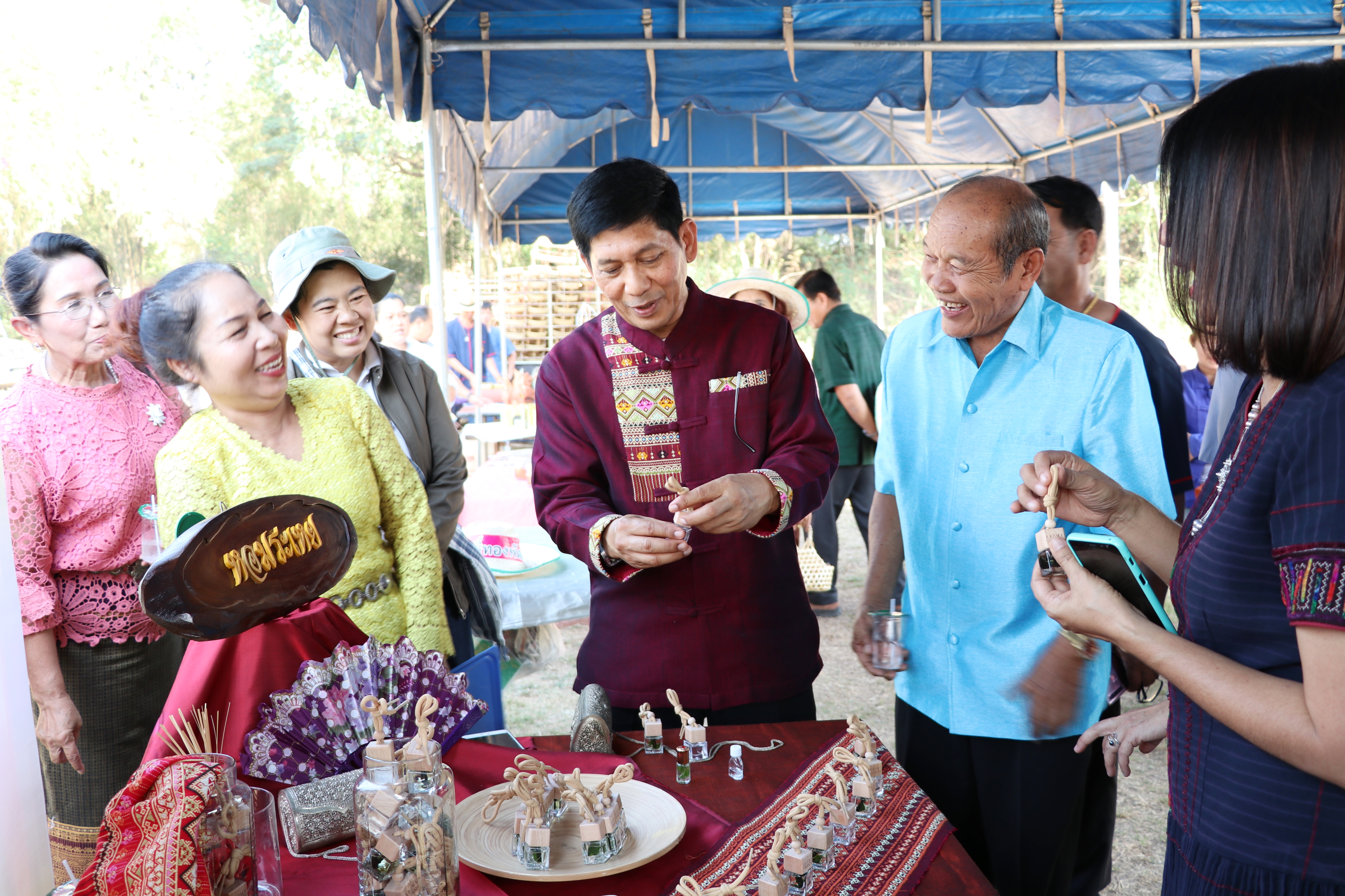 นายสุวิน  พึ่งเงิน พัฒนาการจังหวัดสุโขทัย เป็นประธานพิธีเปิดกิจกรรมเชื่อมโยงเส้นทางการท่องเที่ยวหลัก บ้านเมืองเก่า ม.3 ต.เมืองเก่า อ.เมืองสุโขทัย จ.สุโขทัย