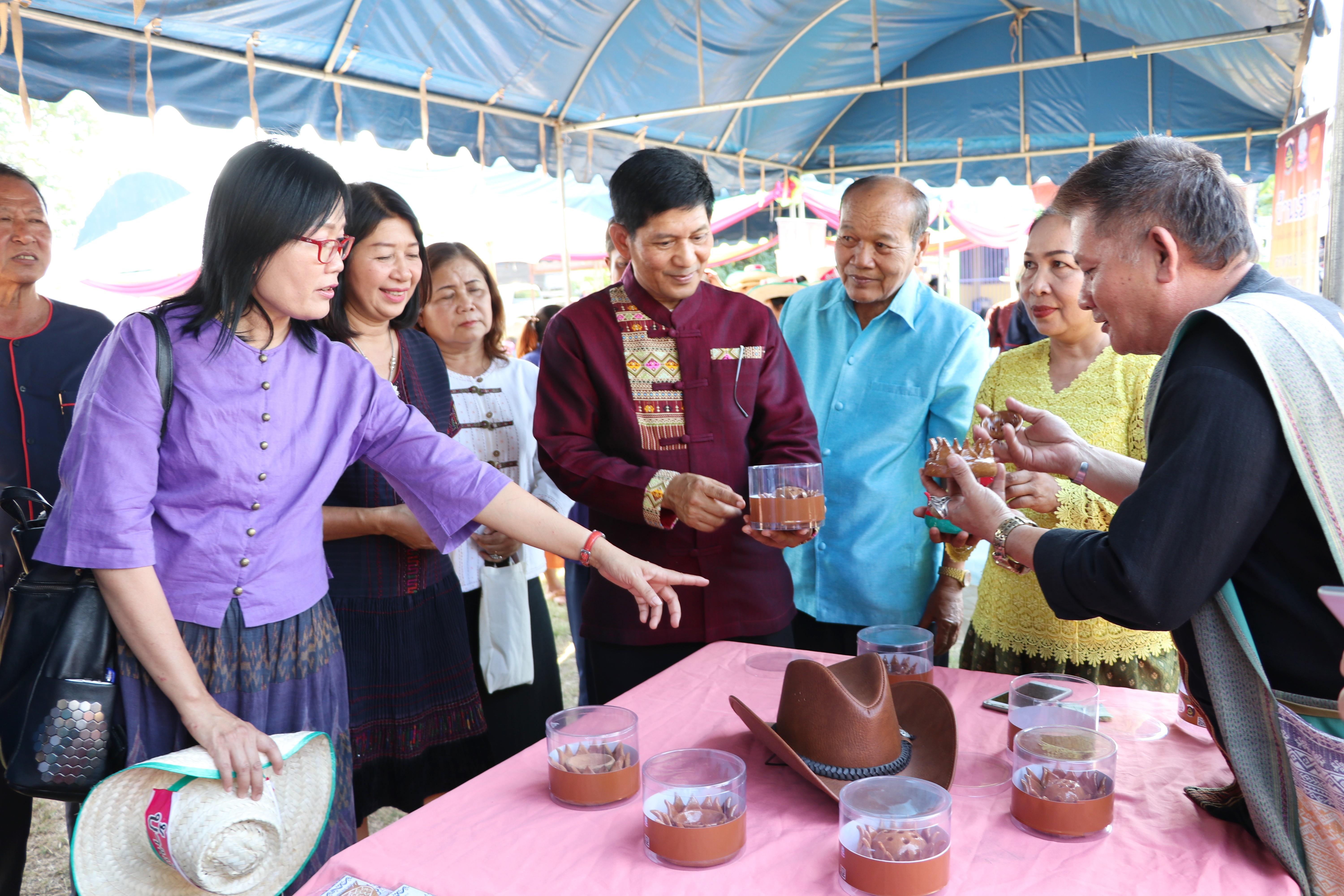 นายสุวิน  พึ่งเงิน พัฒนาการจังหวัดสุโขทัย เป็นประธานพิธีเปิดกิจกรรมเชื่อมโยงเส้นทางการท่องเที่ยวหลัก บ้านเมืองเก่า ม.3 ต.เมืองเก่า อ.เมืองสุโขทัย จ.สุโขทัย