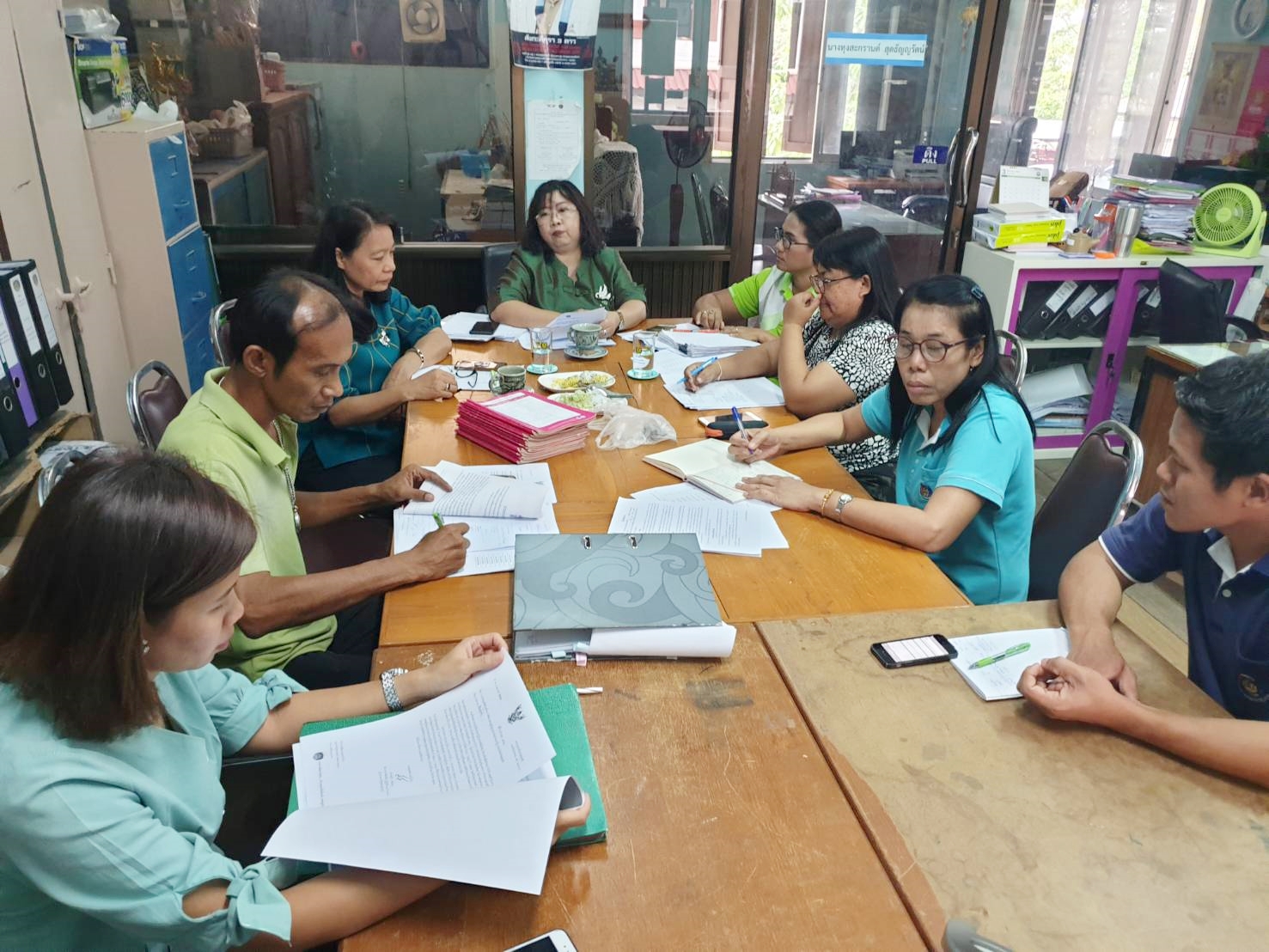 วันที่ 27 มีนาคม 2562 นางสาววารี ทับทองหลาง หัวหน้ากลุ่มงานสารสนเทศฯ นางลำพา สุขเกษม หัวหน้าฝ่ายอำนวยการ และคณะฯ ลงพื้นที่อำเภอเมืองสุโขทัย จ.สุโขทัย เพื่อตรวจติดตาม การบริหารการจัดเก็บข้อมูล จปฐ.ปีงบประมาณ 2562