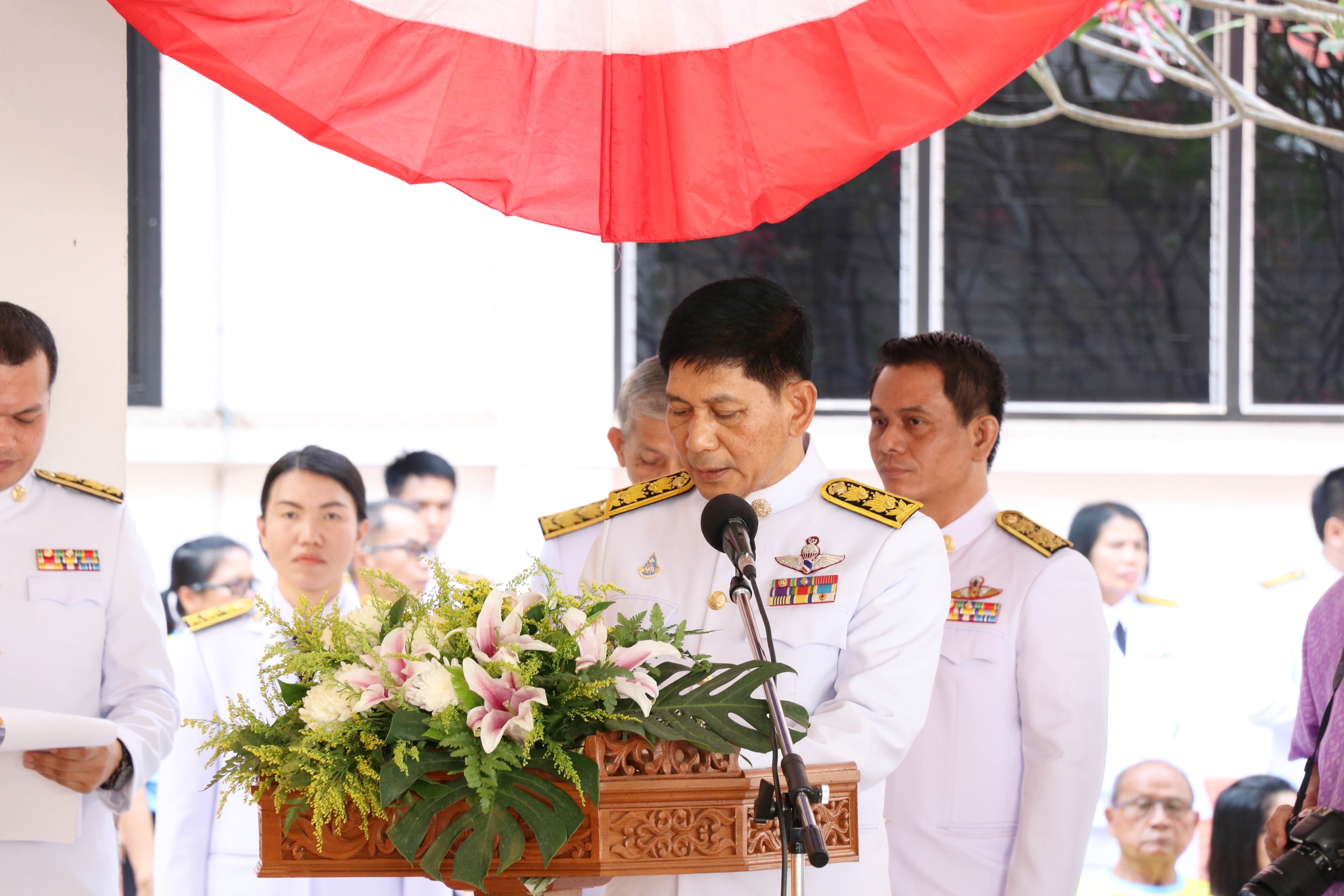 วันนี้ 31 มีนาคม 2562 เวลา 08.39 น. นายไมตรี ไตรติลานันท์ ผู้ว่าราชการจังหวัดสุโขทัย นำข้าราชการ ทุกหมู่เหล่า ร่วมงานวันที่ระลึกพระบาทสมเด็จพระนั่งเกล้าเจ้าอยู่หัว พระมหาเจษฎาราชเจ้า ณ ศาลาอเนกประสงค์ศาลากลางจังหวัดสุโขทัย และพิธีทอดผ้าป่ามหากุศล สมทบกองทุนพัฒนาเด็กชนบทจังหวัดสุโขทัย ในพระราชูปถัมภ์ สมเด็จพระเทพรัตนราชสุดาฯ สยามบรมราชกุมารี