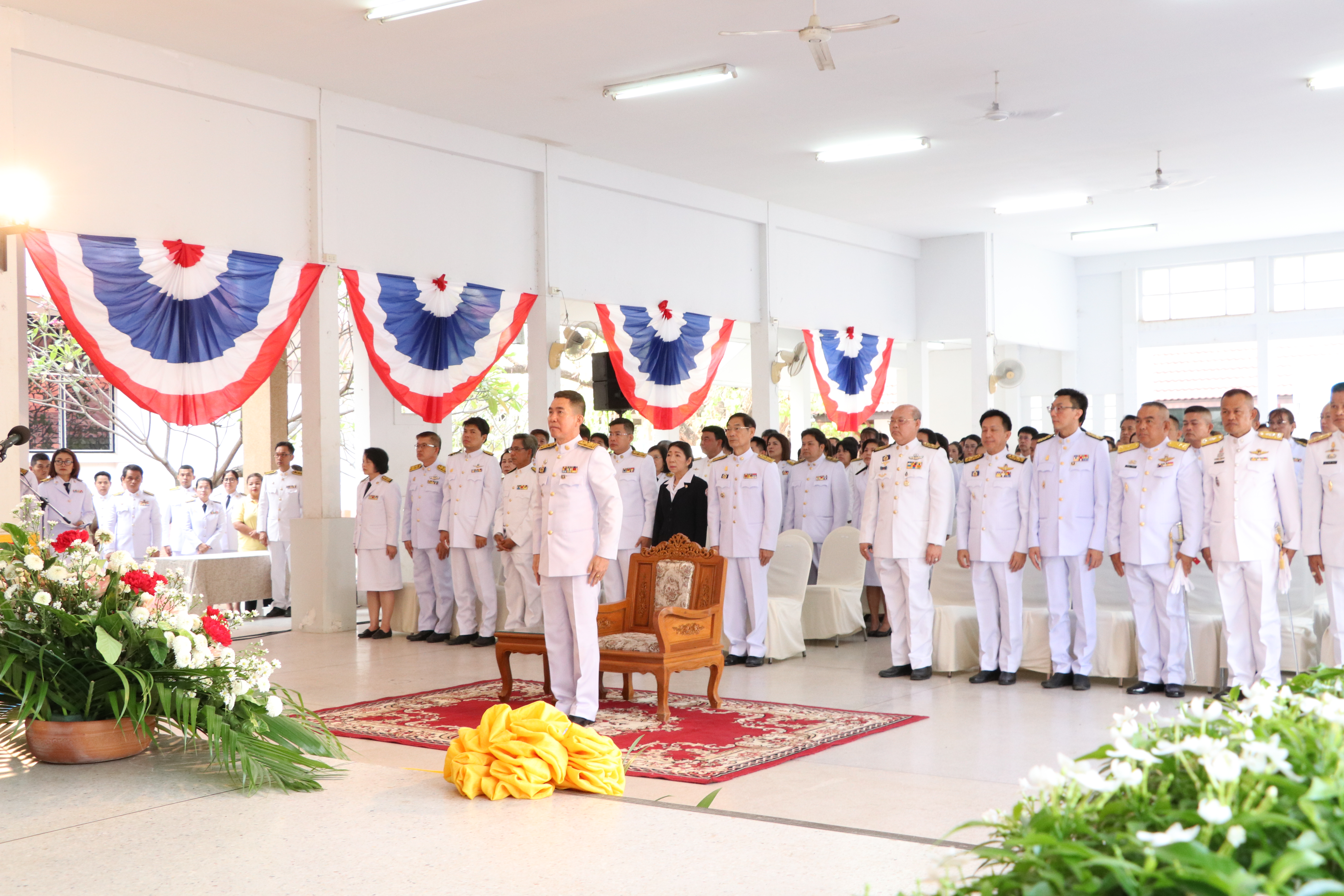 วันที่ 6 เมษายน 2562 เวลา 07.00 น. นายสุวิน พึ่งเงิน พัฒนาการจังหวัดสุโขทัย นำข้าราชการ สำนักงานพัฒนาชุมชนจังหวัดสุโขทัย เข้าร่วมงานรัฐพิธี”วันพระบาทสมเด็จพระพุทธยอดฟ้าจุฬาโลกมหาราช และวันที่ระลึกมหาจักรีบรมราชวงศ์”