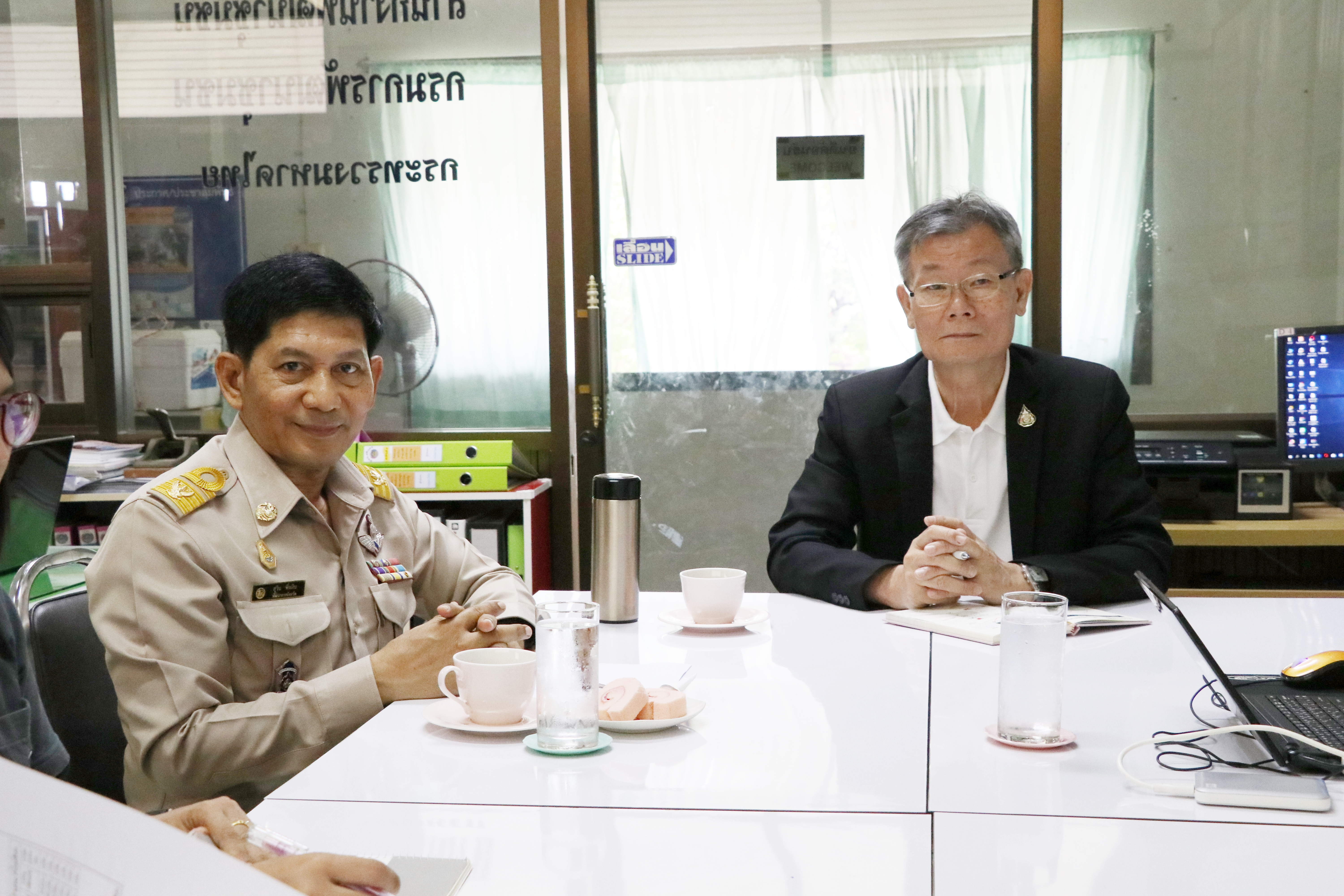 วันที่ 31 พฤษภาคม 2562  เวลา 09.00 น. นายไพบูลย์ บูรณสันติ ผู้ตรวจราชการกรมการพัฒนาชุมชน เขตตรวจราชการ ที่ 17,18 พร้อมด้วยนายสุวิน พึ่งเงิน พัฒนาการจังหวัดสุโขทัย ลงพื้นตรวจติดตามการดำเนินงานตามภารกิจของกรมการพัฒนาชุมชน สำนักงานพัฒนาชุมชนอำเภอศรีนคร จังหวัดสุโขทัย