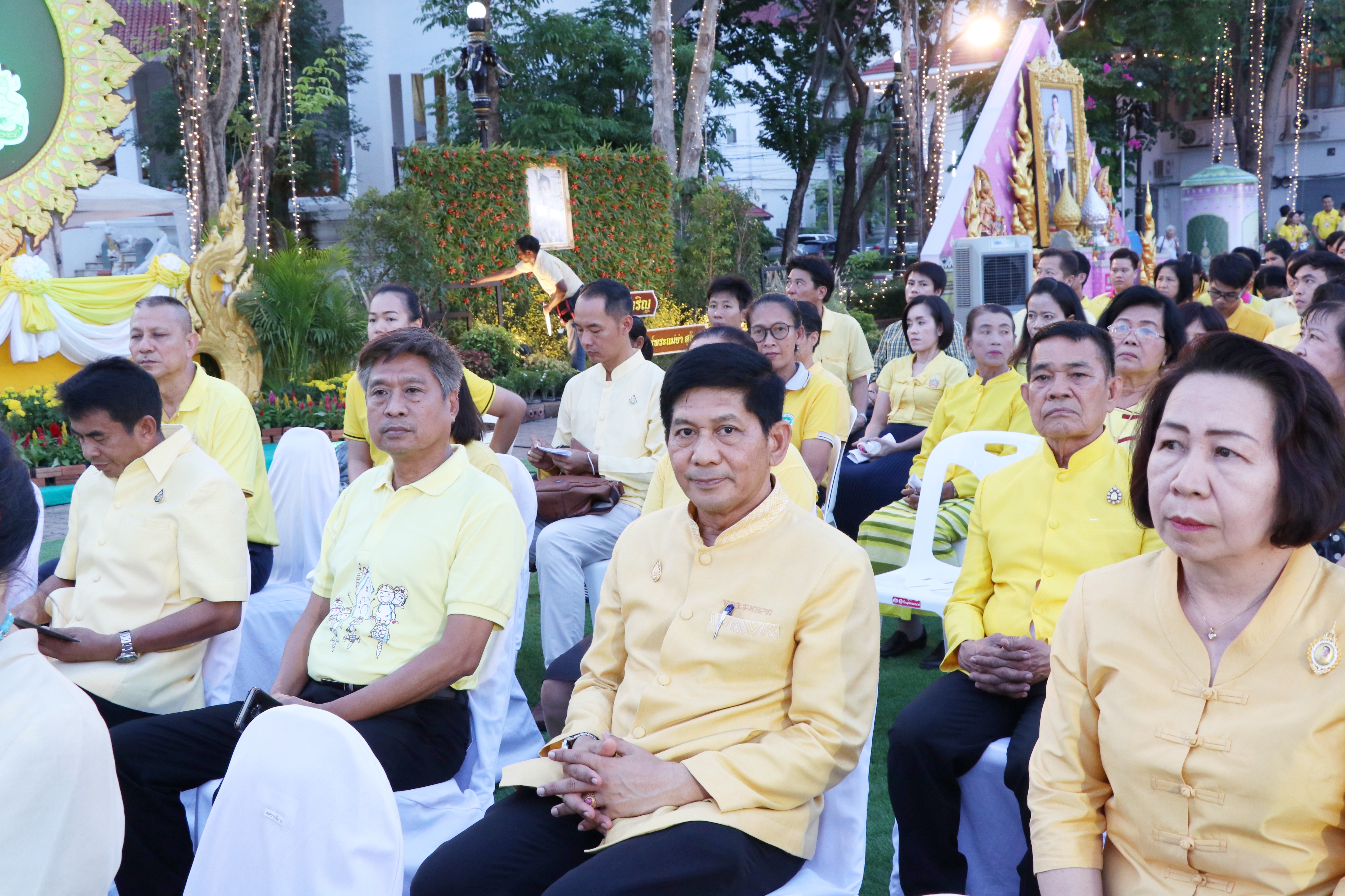 “พช. จังหวัดสุโขทัย ร่วมพิธีเปิดงานมหรสพสมโภช เนื่องในโอกาสมหามงคลพระราชพิธีบรมราชาภิเษก ณ บริเวณหน้าศาลากลางจังหวัดสุโขทัย”