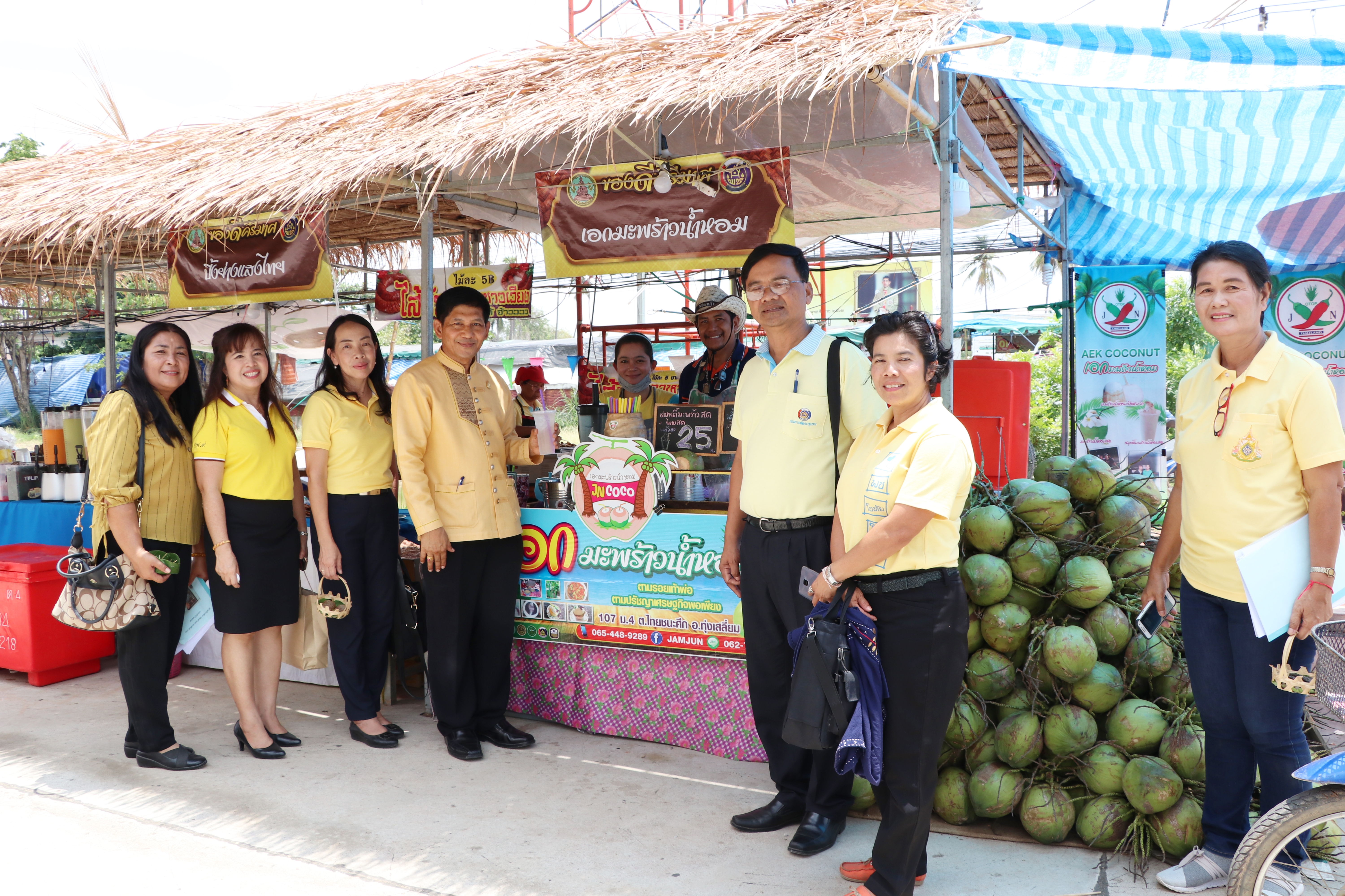 นที่ 14 พฤษภาคม 2562 เวลา 12.00 น. นายสุวิน พึ่งเงิน พัฒนาการจังหวัดสุโขทัย ลงพื้นที่ตรวจเยี่ยมผู้ประกอบการสินค้า OTOP ที่นำสินค้าไปจำหน่ายภายในงานสักการะพระแม่ย่าและงานประเพณีของดีคีรีมาศ ประจำปี 2562