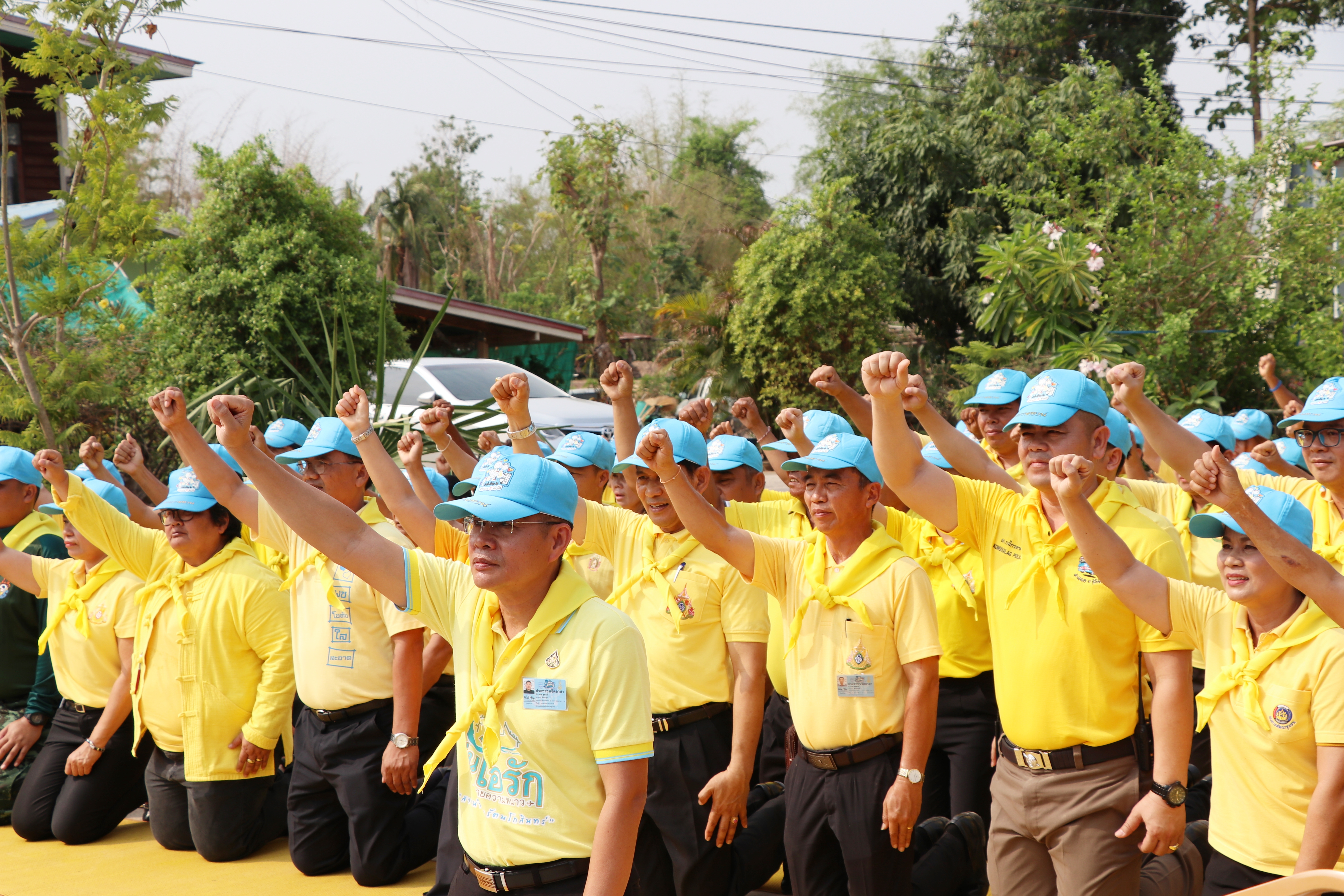 จังหวัดสุโขทัย Kick off โครงการพัฒนาหมู่บ้านเศรษฐกิจพอเพียง มั่นคง มั่งคั่ง ยั่งยืน เฉลิมพระเกียรติเนื่องในโอกาสมหามงคลพระราชพิธีบรมราชาภิเษก ณ ศูนย์เรียนรู้บ้านเสาหิน หมู่ที่ 9 ตำบลป่าแฝก อำเภอกงไกรลาศ จังหวัดสุโขทัย