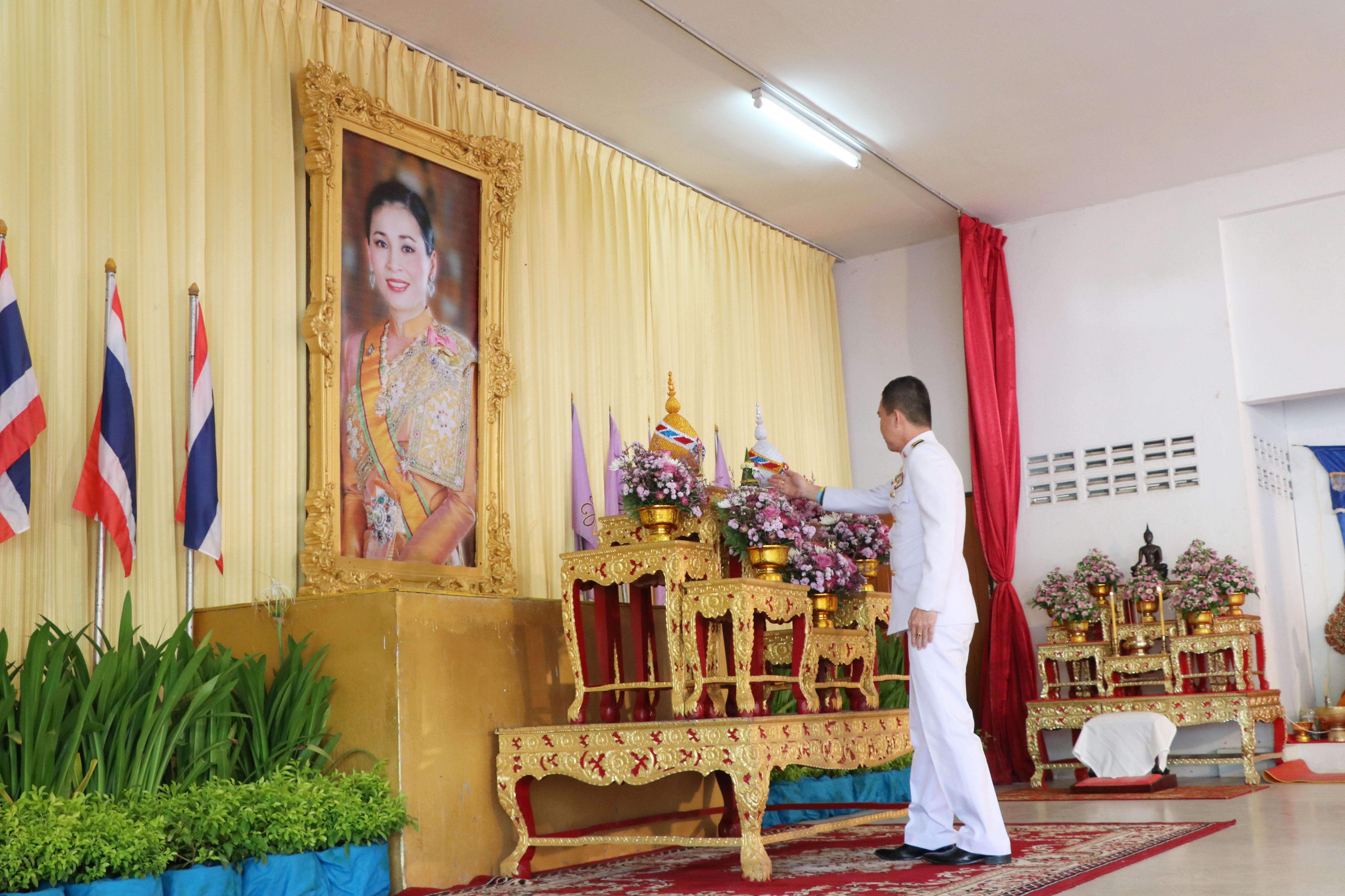 พัฒนาการจังหวัดสุโขทัย นำข้าราชการสำนักงานพัฒนาชุมชนจังหวัด เข้าร่วมกิจกรรมเนื่องในโอกาสเฉลิมพระชนมพรรษาสมเด็จพระนางเจ้าฯ พระบรมราชินี ประจำปีพุทธศักราช 2562