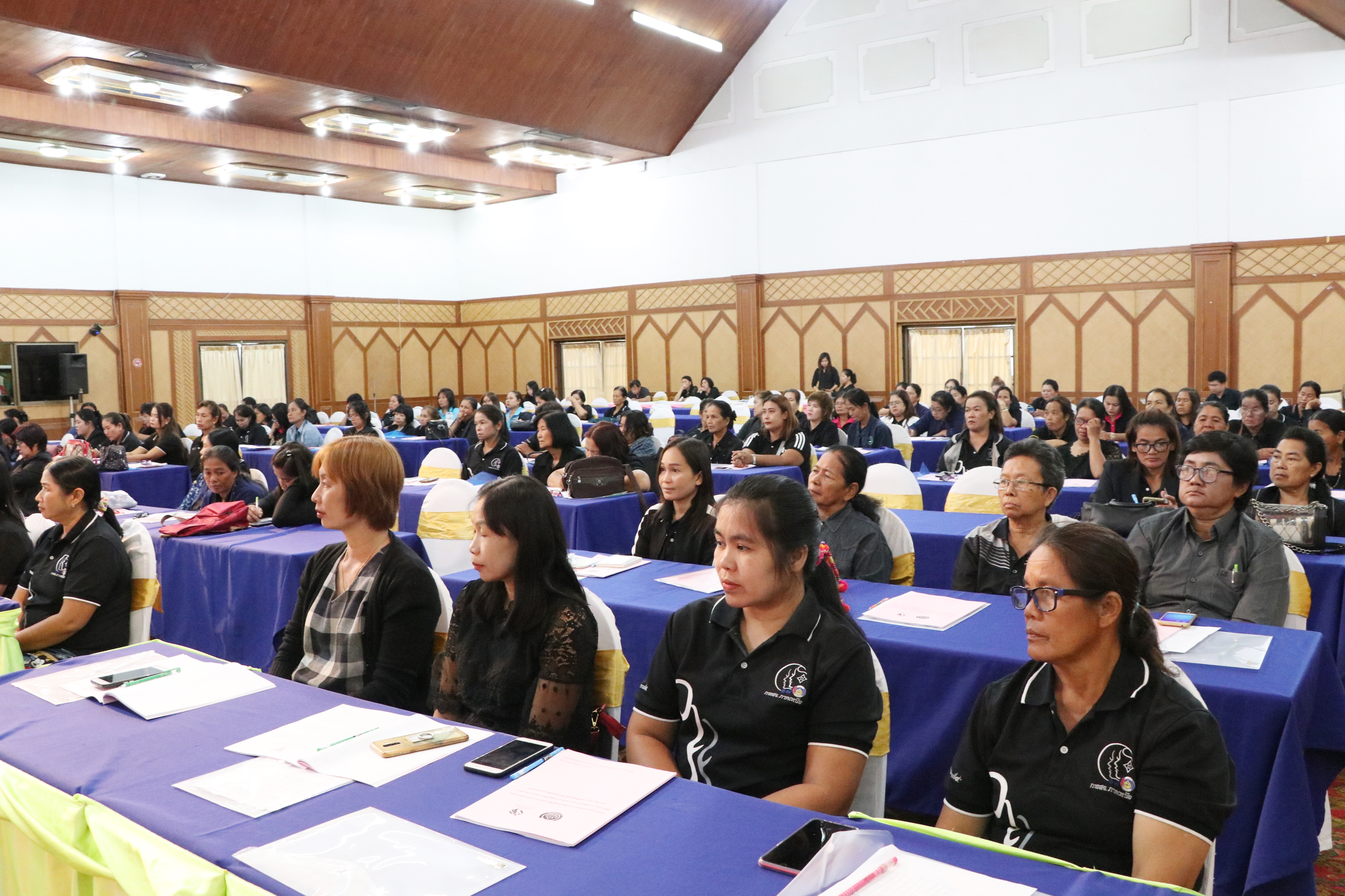 นที่ 10 มิถุนายน 2562 เวลา 09.30 น. นายสุวิน พึ่งเงิน พัฒนาการจังหวัดสุโขทัย เป็นประธานการประชุมเชิงปฏิบัติการคณะทำงานขับเคลื่อนกองทุนพัฒนาบทบาทสตรีตำบล/เทศบาล ณ โรงแรมไพลิน อำเภอเมืองสุโขทัย จังหวัดสุโขทัย