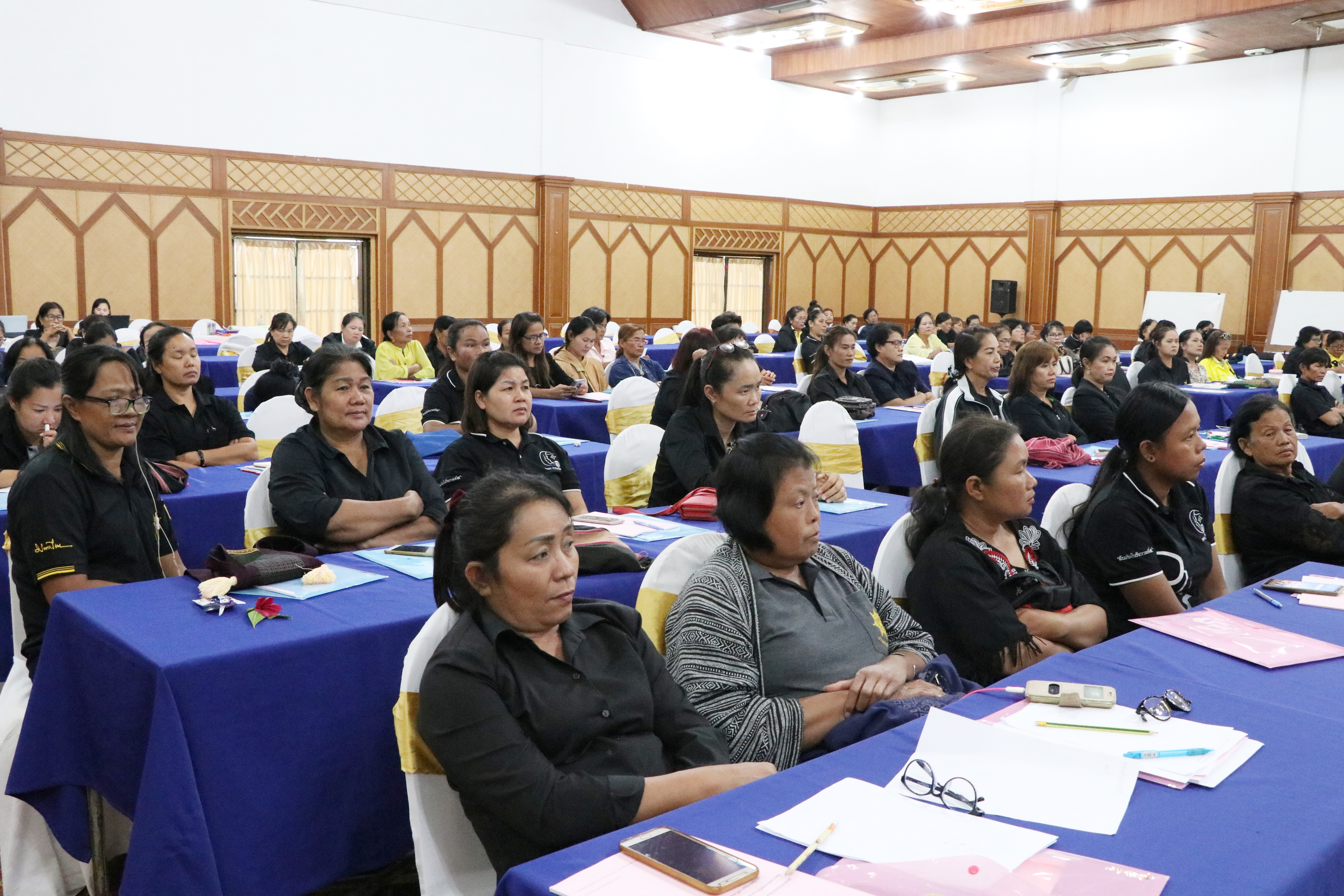 วันที่ 12 มิถุนายน 2562 เวลา 13.00 น. นายสุวิน พึ่งเงิน พัฒนาการจังหวัดสุโขทัย เป็นประธานการประชุมเชิงปฏิบัติการคณะทำงานขับเคลื่อนกองทุนพัฒนาบทบาทสตรีตำบล/เทศบาล ด้านการพัฒนาศักยภาพการบริหารจัดการและพัฒนาคุณภาพชีวิต ณ โรงแรมไพลิน อำเภอเมืองสุโขทัย จังหวัดสุโขทัย