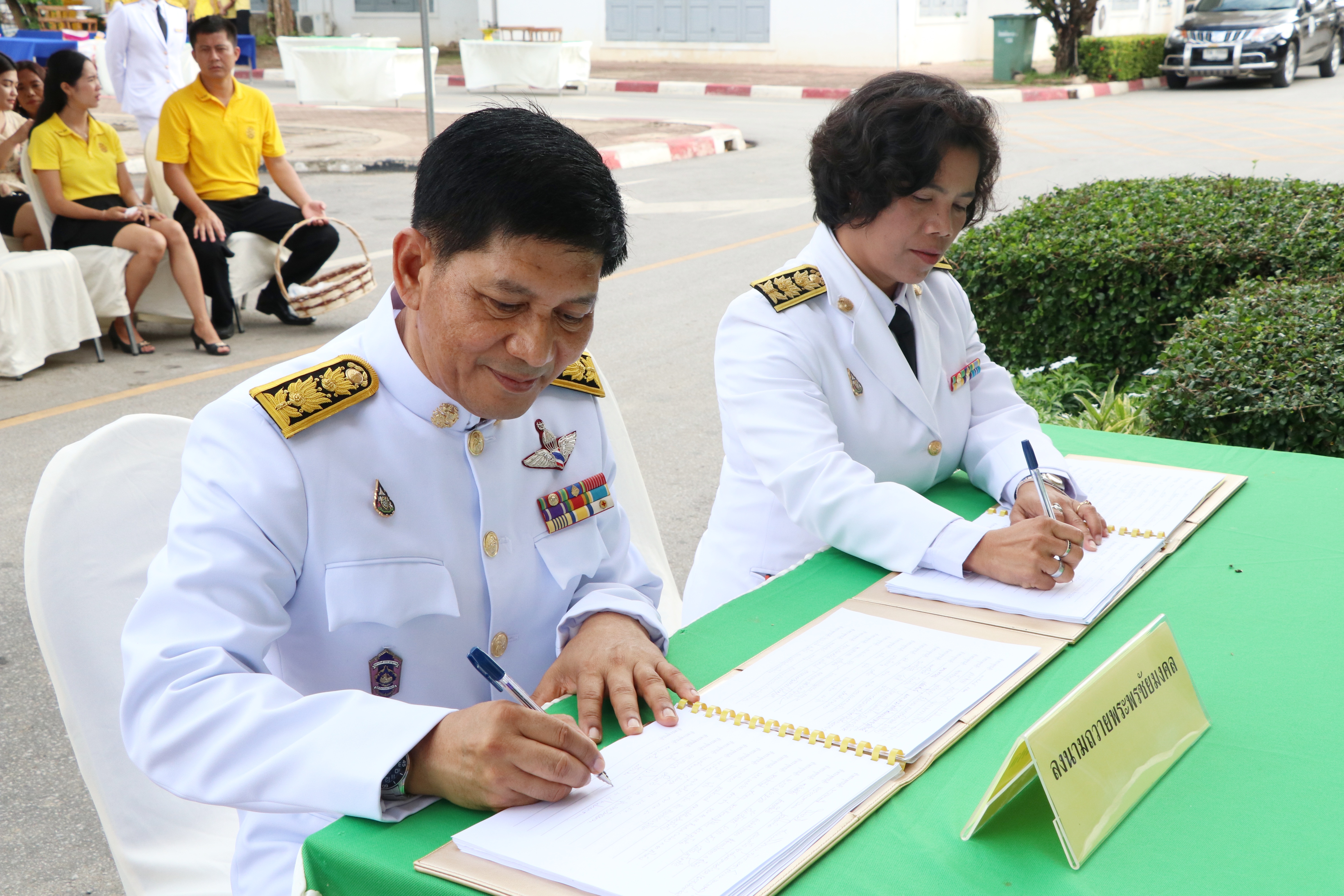 พัฒนาการจังหวัดสุโขทัย นำข้าราชการสำนักงานพัฒนาชุมชนจังหวัด เข้าร่วมกิจกรรมเนื่องในโอกาสเฉลิมพระชนมพรรษาสมเด็จพระนางเจ้าฯ พระบรมราชินี ประจำปีพุทธศักราช 2562