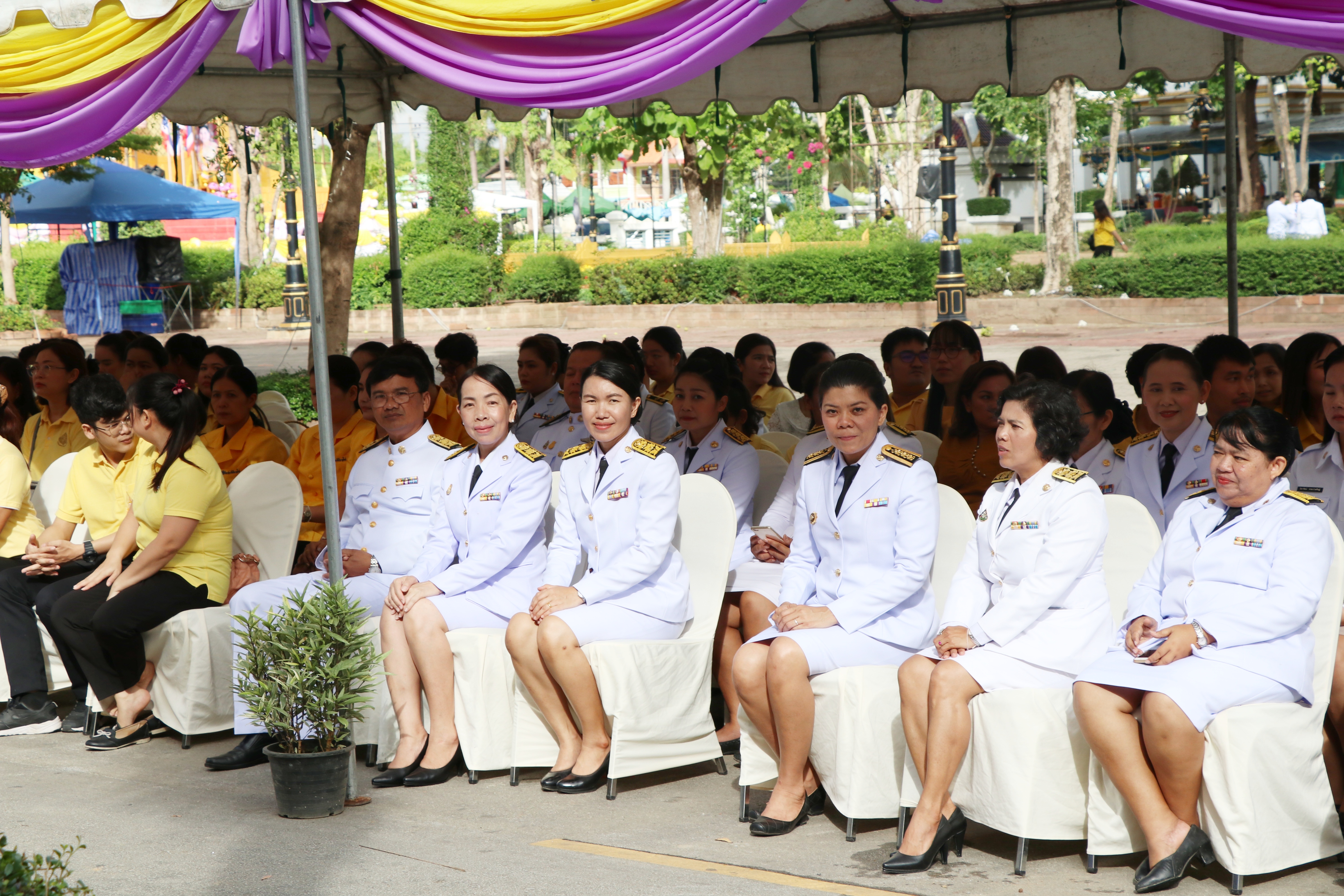 พัฒนาการจังหวัดสุโขทัย นำข้าราชการสำนักงานพัฒนาชุมชนจังหวัด เข้าร่วมกิจกรรมเนื่องในโอกาสเฉลิมพระชนมพรรษาสมเด็จพระนางเจ้าฯ พระบรมราชินี ประจำปีพุทธศักราช 2562
