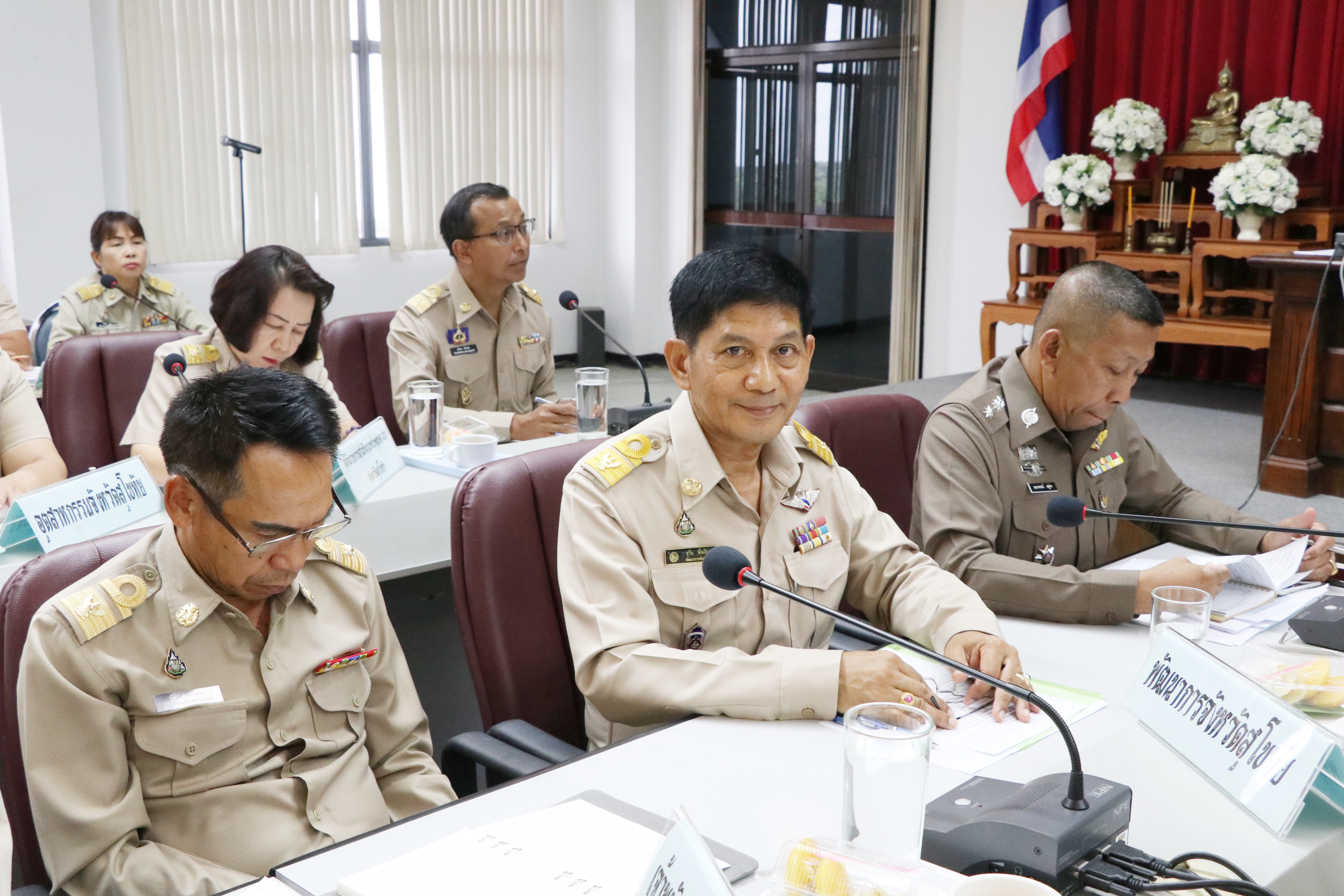 วันที่ 30 กรกฎาคม 2562 เวลา 09.30 น. สำนักงานพัฒนาชุมชนจังหวัดสุโขทัย โดยนายสุวิน พึ่งเงิน พัฒนาการจังหวัดสุโขทัย กล่าวรายงานมอบโล่รางวัลชนะเลิศ การคัดเลือกกิจกรรมพัฒนาชุมชนดีเด่น และการคัดเลือกคนกองทุนพัฒนาบทบาทสตรีดีเด่น  ระดับจังหวัด ประจำปี 2562 รวม 9 รางวัล และการมอบทุนกองทุนพัฒนาเด็กชนบทในพระราชูปถัมภ์สมเด็จพระเทพรัตนราชสุดาฯ สยามบรมราชกุมารี ประจำปีงบประมาณ 2562 ในการประชุมกรมการจังหวัดสุโขทัย