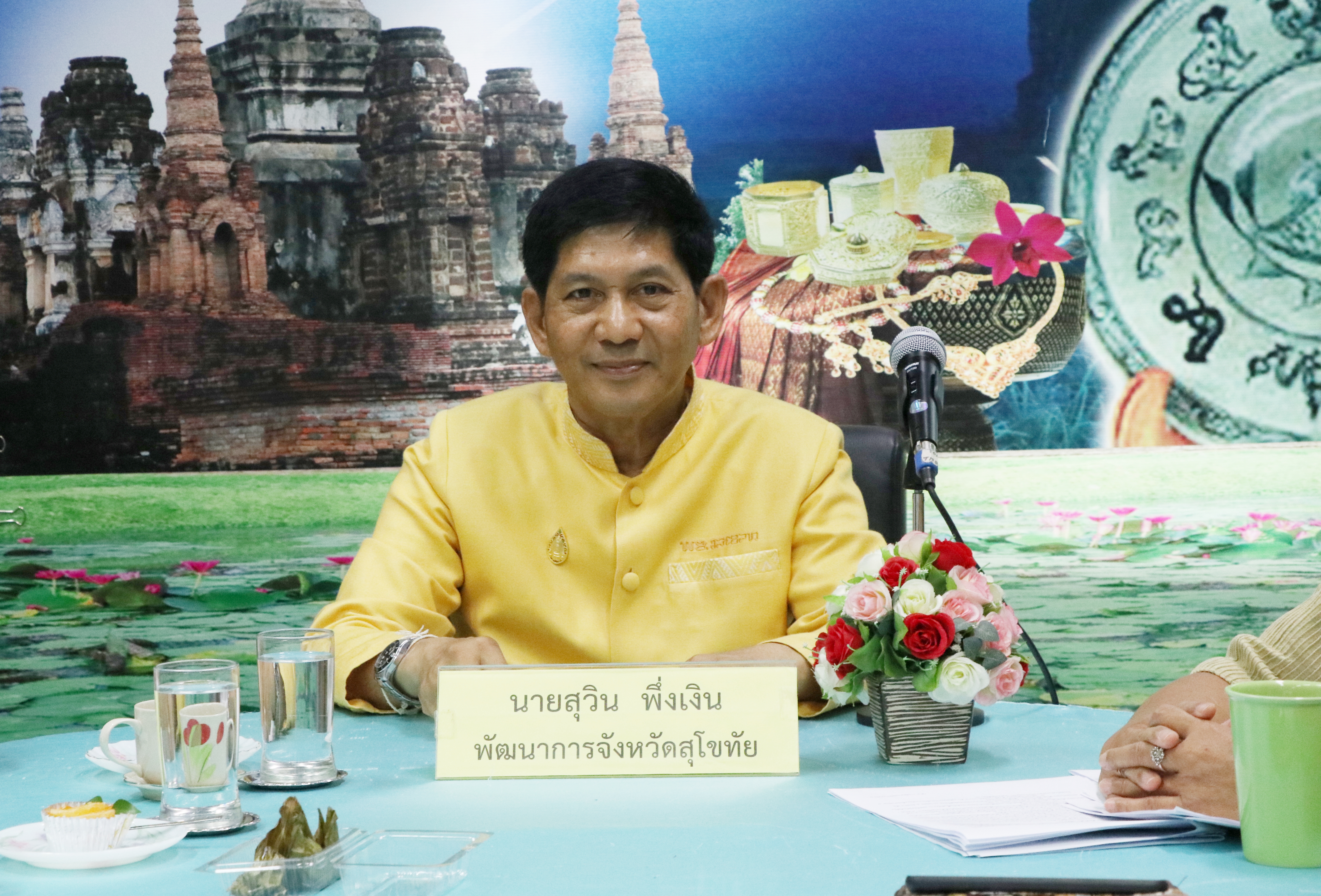 วันที่ 10 กรกฏาคม 2562 เวลา 09.00 นายสุวิน พึ่งเงิน พัฒนาการจังหวัดสุโขทัย พร้อมด้วยหัวหน้ากลุ่ม/ฝ่าย และเจ้าหน้าที่พัฒนาชุมชนจังหวัด ติดตามรับชมการประชุมกรมการพัฒนาชุมชน ครั้งที่ 7/2562 ผ่านระบบ TV.พช