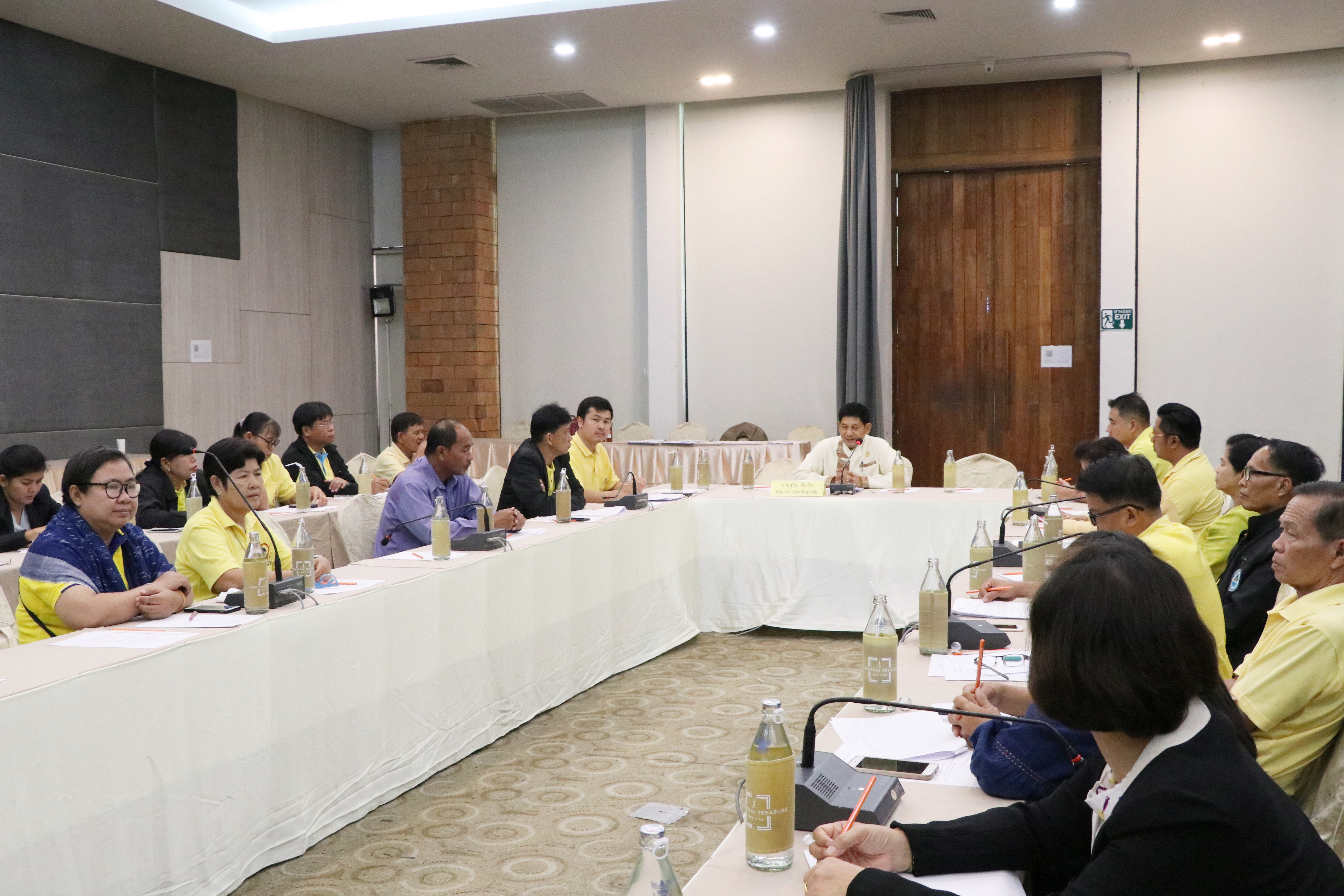 วันที่ 25 กรกฎาคม 2562 เวลา 10.00 น. นายสุวิน  พึ่งเงิน พัฒนาการจังหวัดสุโขทัย เป็นประธานเปิดการประชุมกลไกการขับเคลื่อนการจัดแสดงและจำหน่ายผลิตภัณฑ์ OTOP ตามโครงการ OTOP เคลื่อนที่ (OTOP Mobile) จังหวัดสุโขทัย ณ โรงแรมเทรเชอร์ รีสอร์ทแอนด์สปา อำเภอเมืองสุโขทัย จังหวัดสุโขทัย